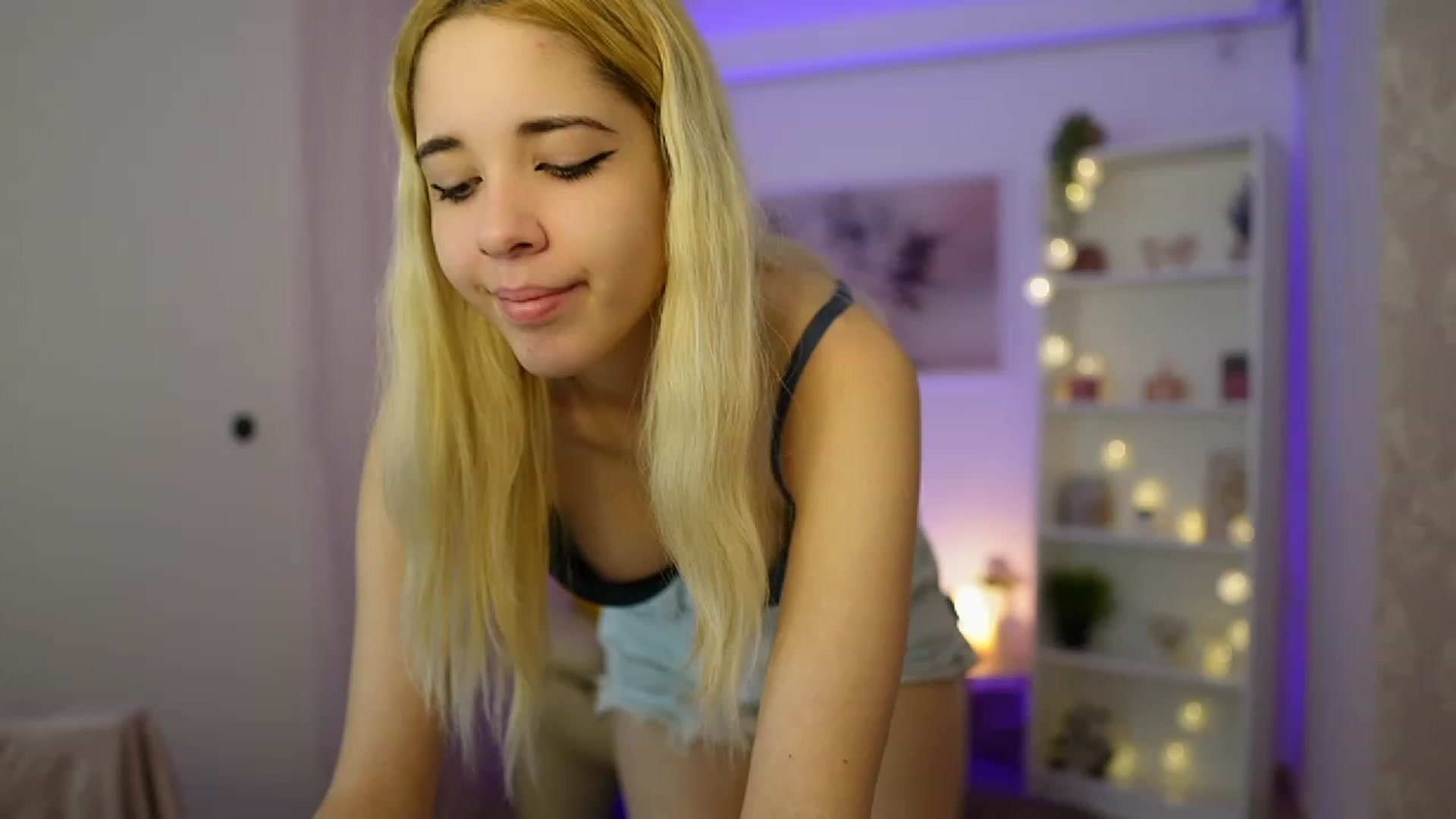 Gallery image thumbnail from Katie_Kush18's myfreecams stream on, 11/30/2023, 10:21 image 5 of 20