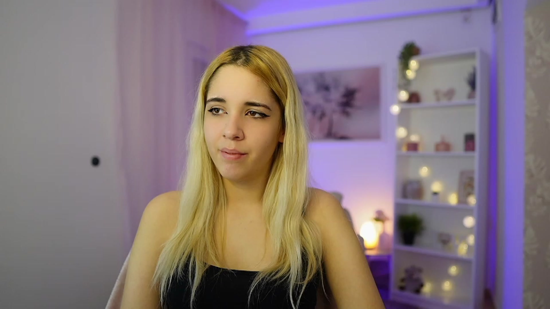 Gallery image thumbnail from Katie_Kush18's myfreecams stream on, 11/30/2023, 13:08 image 15 of 20