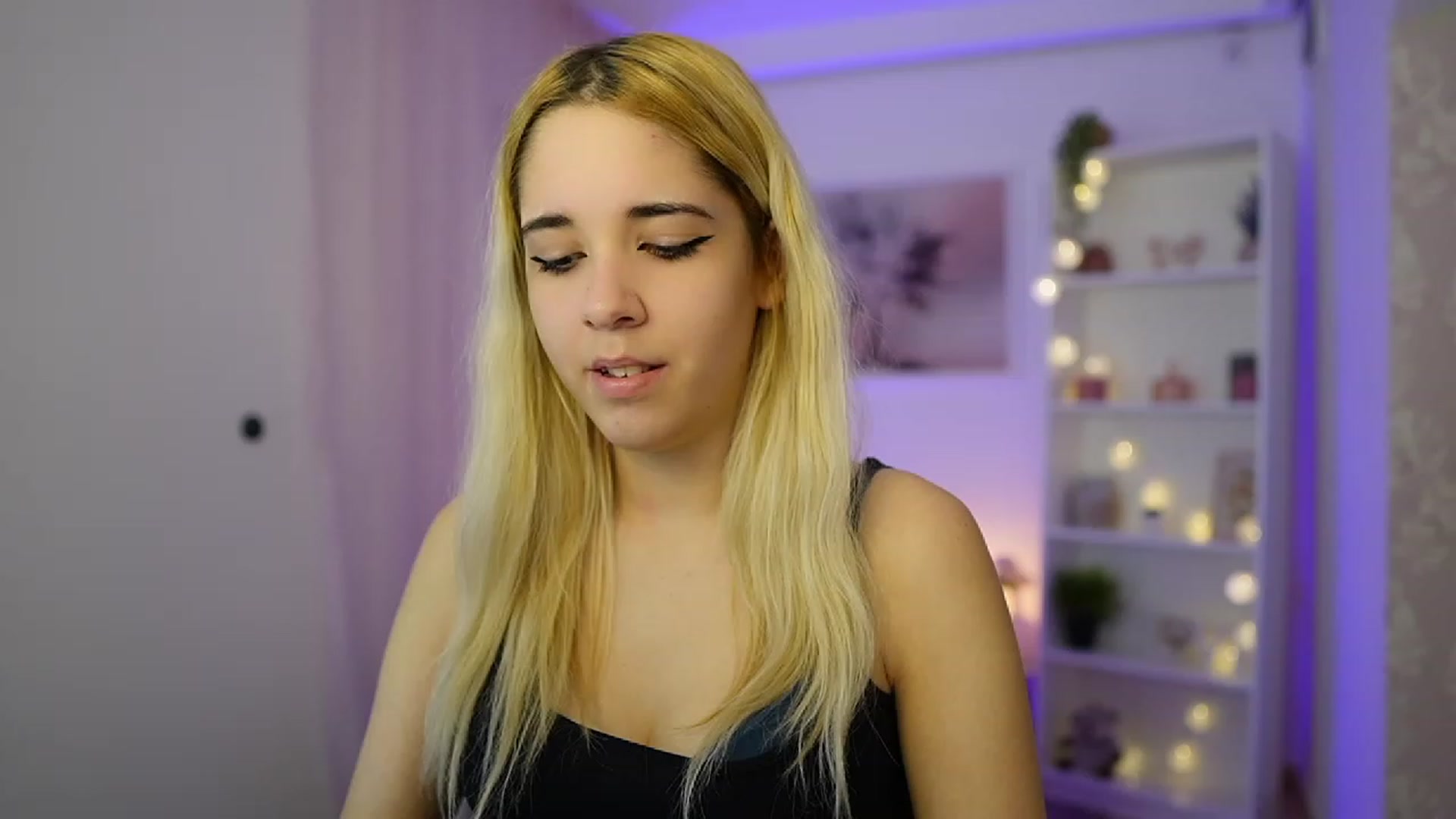 Gallery image thumbnail from Katie_Kush18's myfreecams stream on, 11/30/2023, 13:08 image 1 of 20