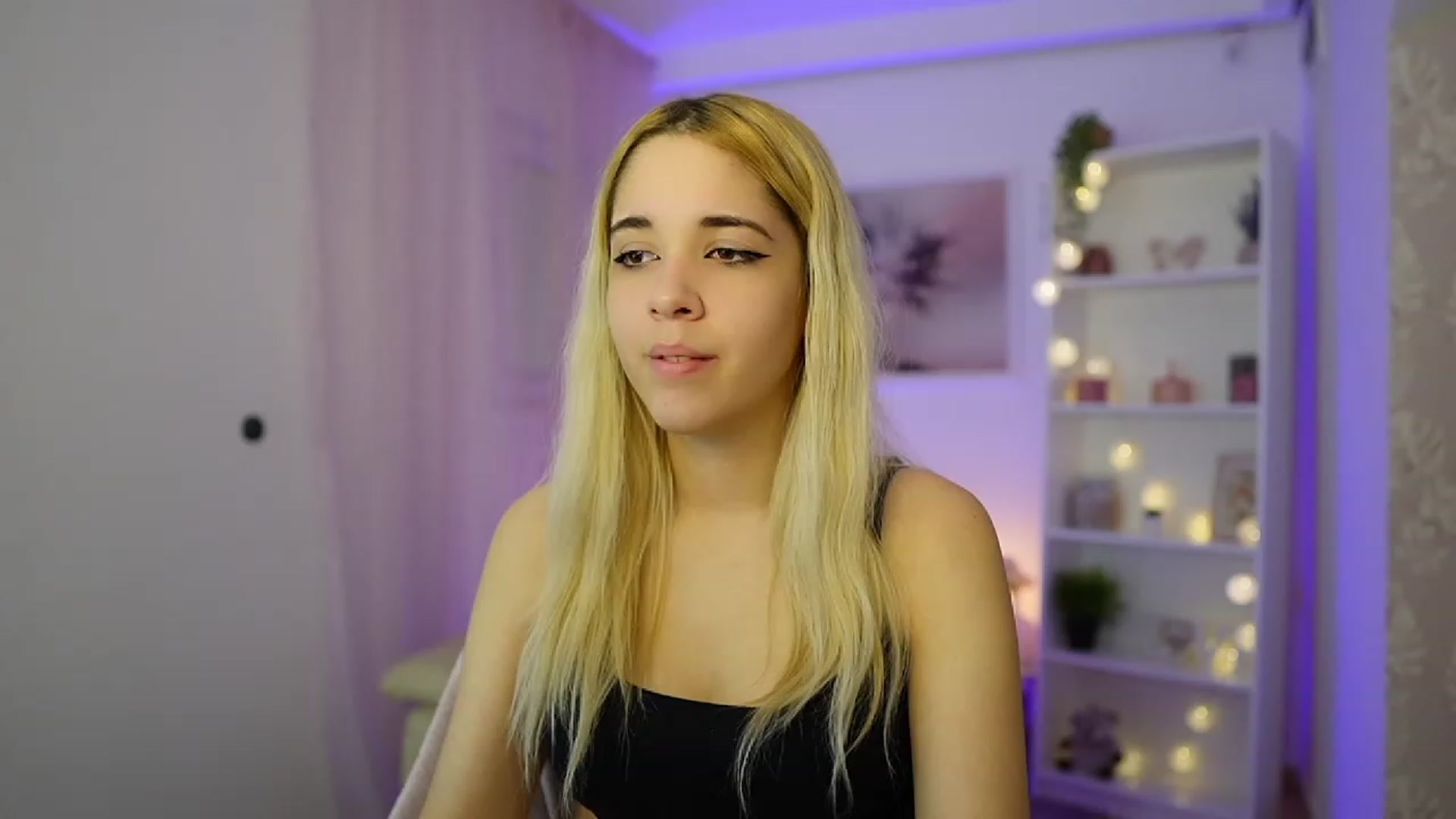 Gallery image thumbnail from Katie_Kush18's myfreecams stream on, 11/30/2023, 13:08 image 12 of 20