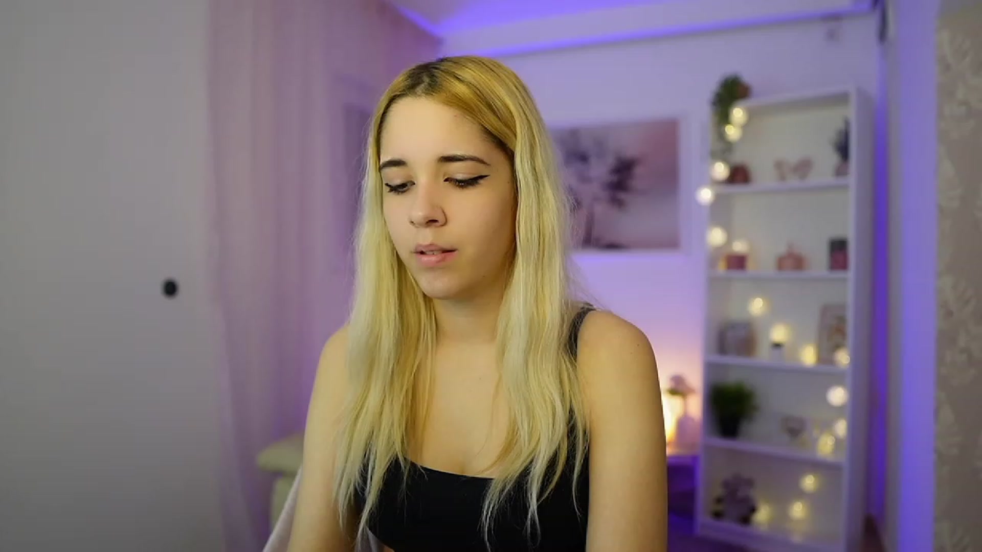 Gallery image thumbnail from Katie_Kush18's myfreecams stream on, 11/30/2023, 13:08 image 11 of 20
