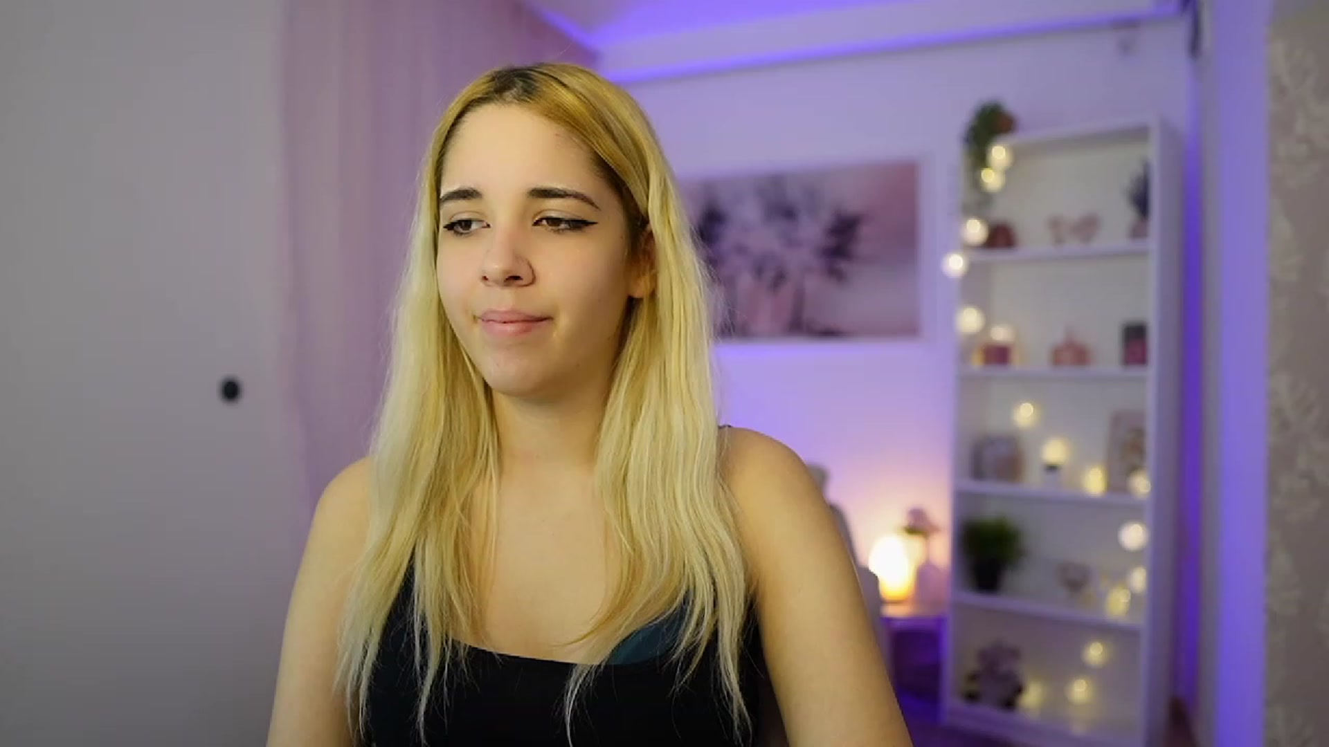 Gallery image thumbnail from Katie_Kush18's myfreecams stream on, 11/30/2023, 13:08 image 4 of 20