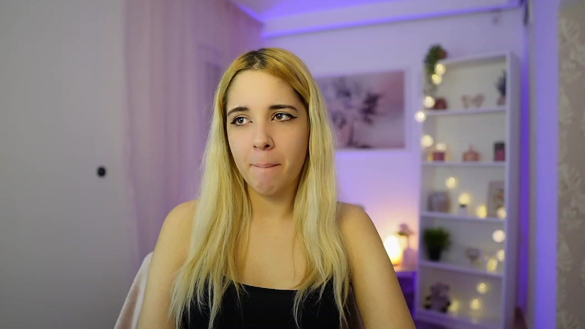 Gallery image thumbnail from Katie_Kush18's myfreecams stream on, 11/30/2023, 13:08 image 14 of 20