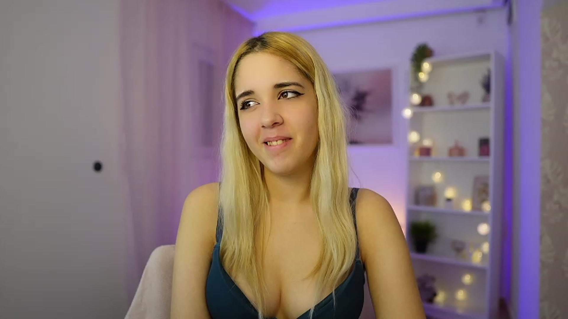 Gallery image thumbnail from Katie_Kush18's myfreecams stream on, 11/30/2023, 13:56 image 20 of 20