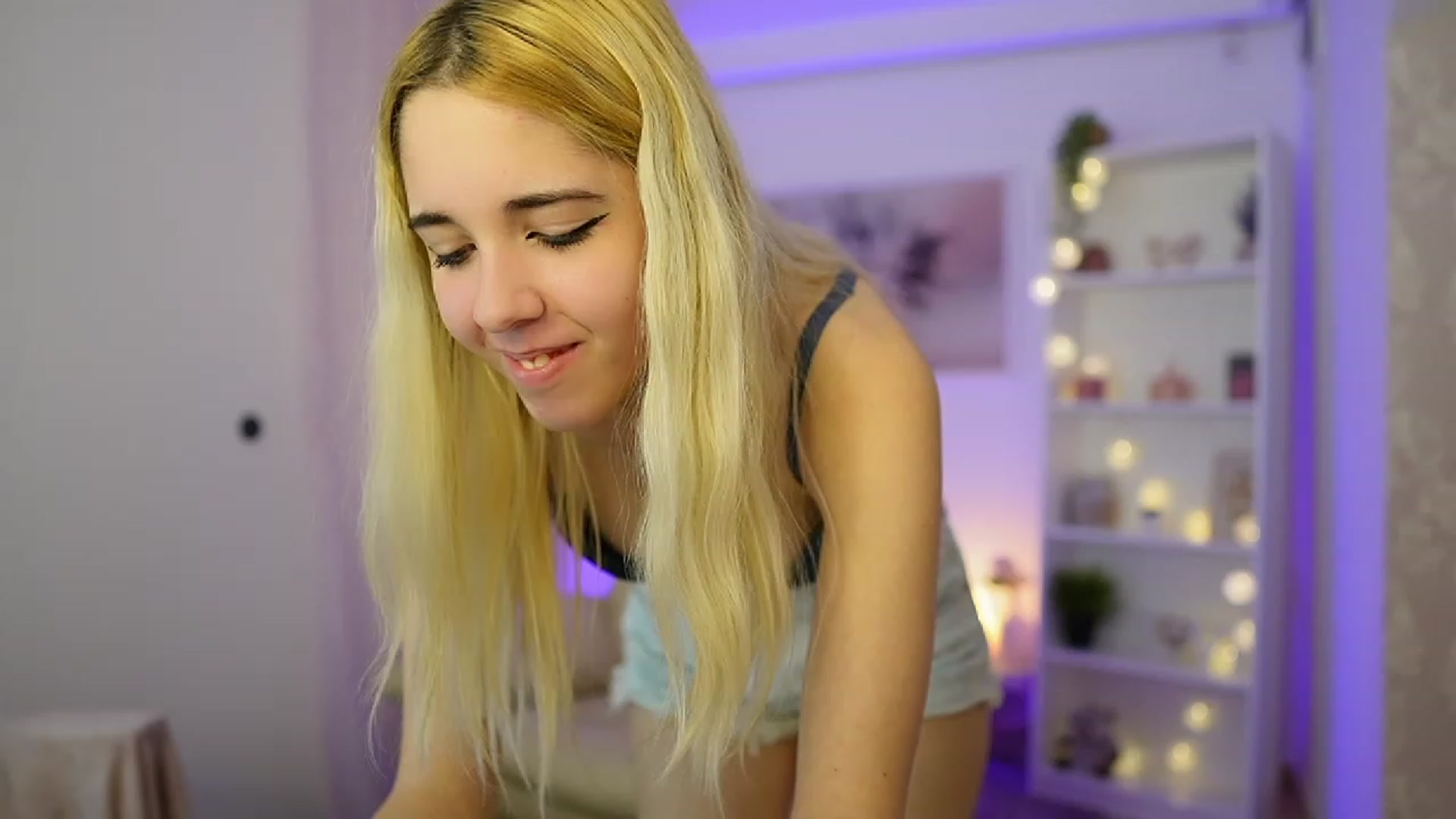 Gallery image thumbnail from Katie_Kush18's myfreecams stream on, 11/30/2023, 13:56 image 13 of 20