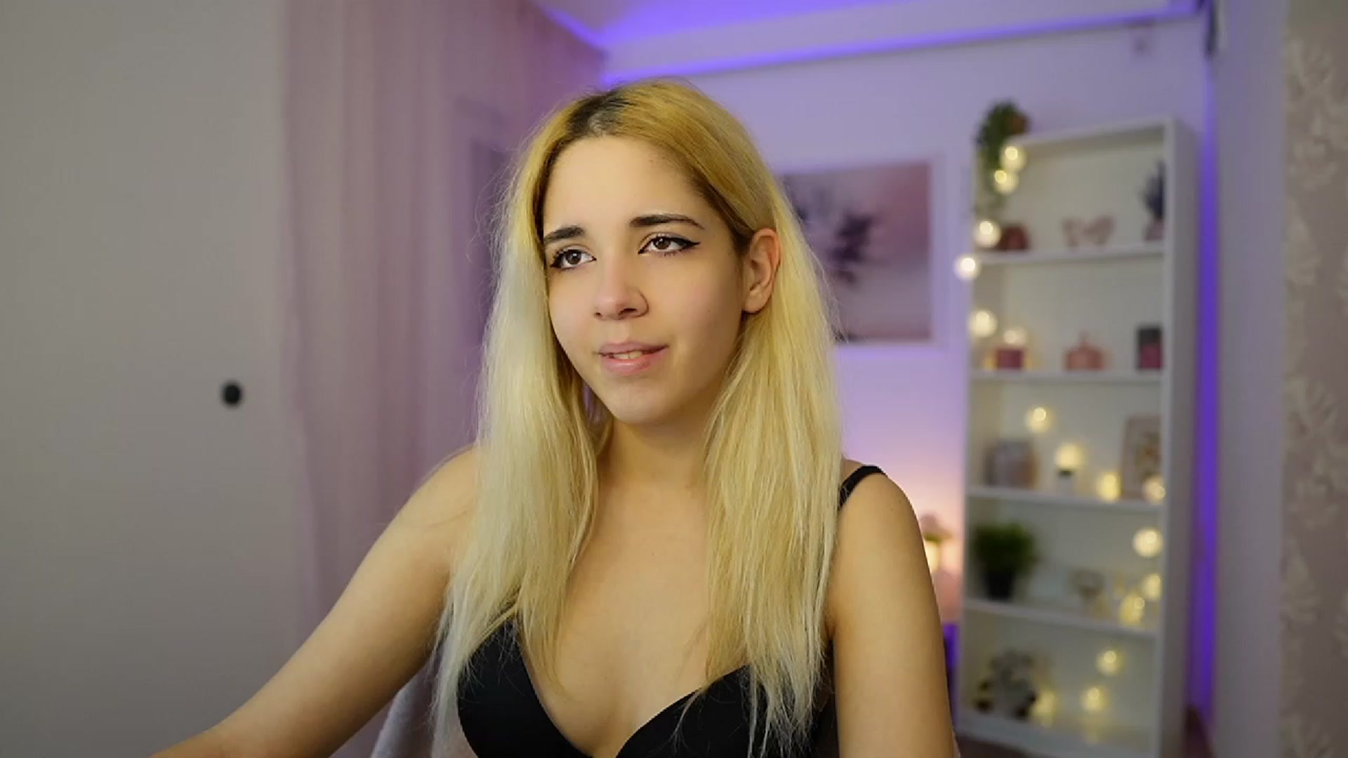 Gallery image thumbnail from Katie_Kush18's myfreecams stream on, 12/01/2023, 10:35 image 5 of 20