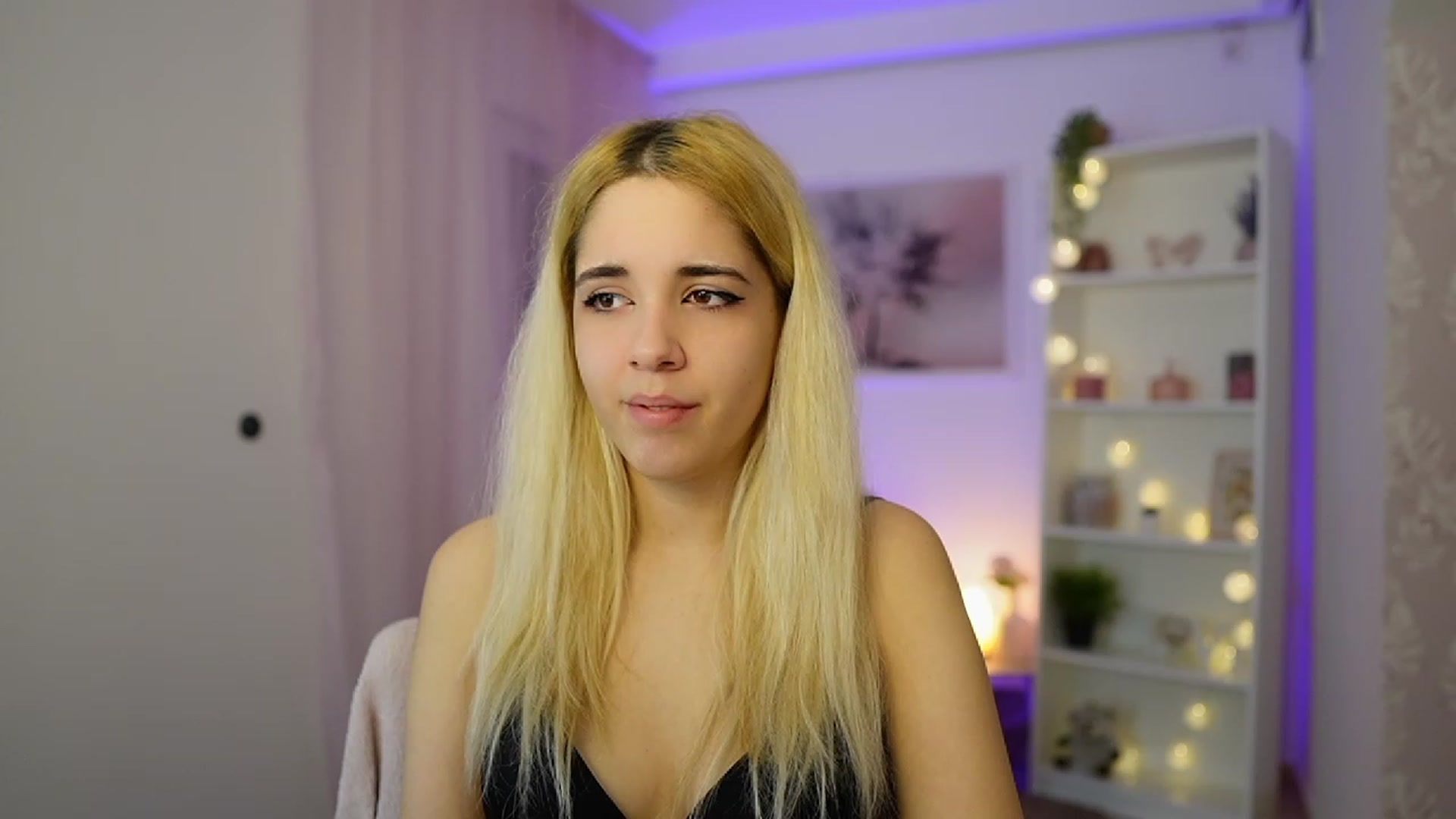 Gallery image thumbnail from Katie_Kush18's myfreecams stream on, 12/01/2023, 10:35 image 20 of 20