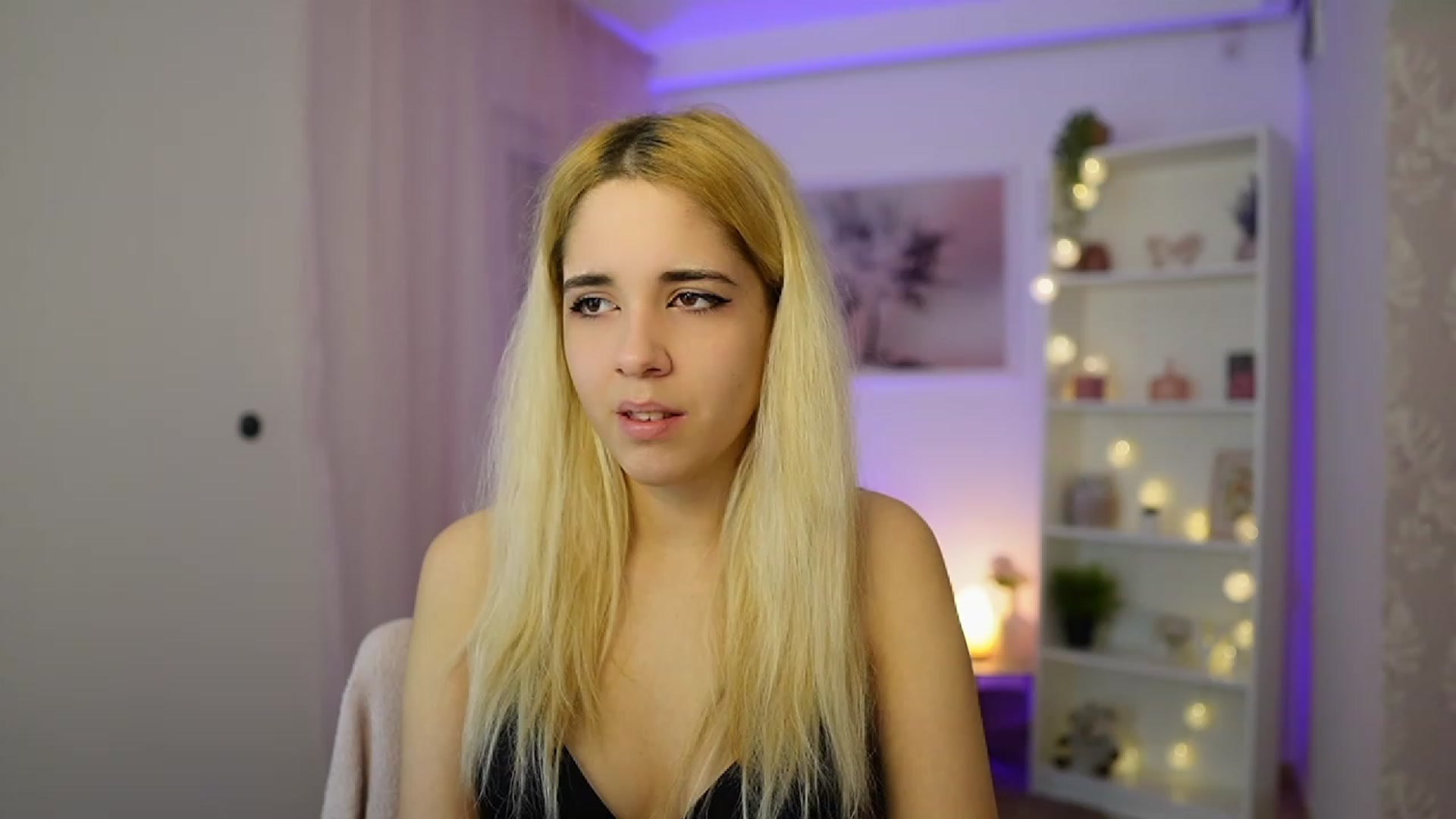 Gallery image thumbnail from Katie_Kush18's myfreecams stream on, 12/01/2023, 10:35 image 18 of 20