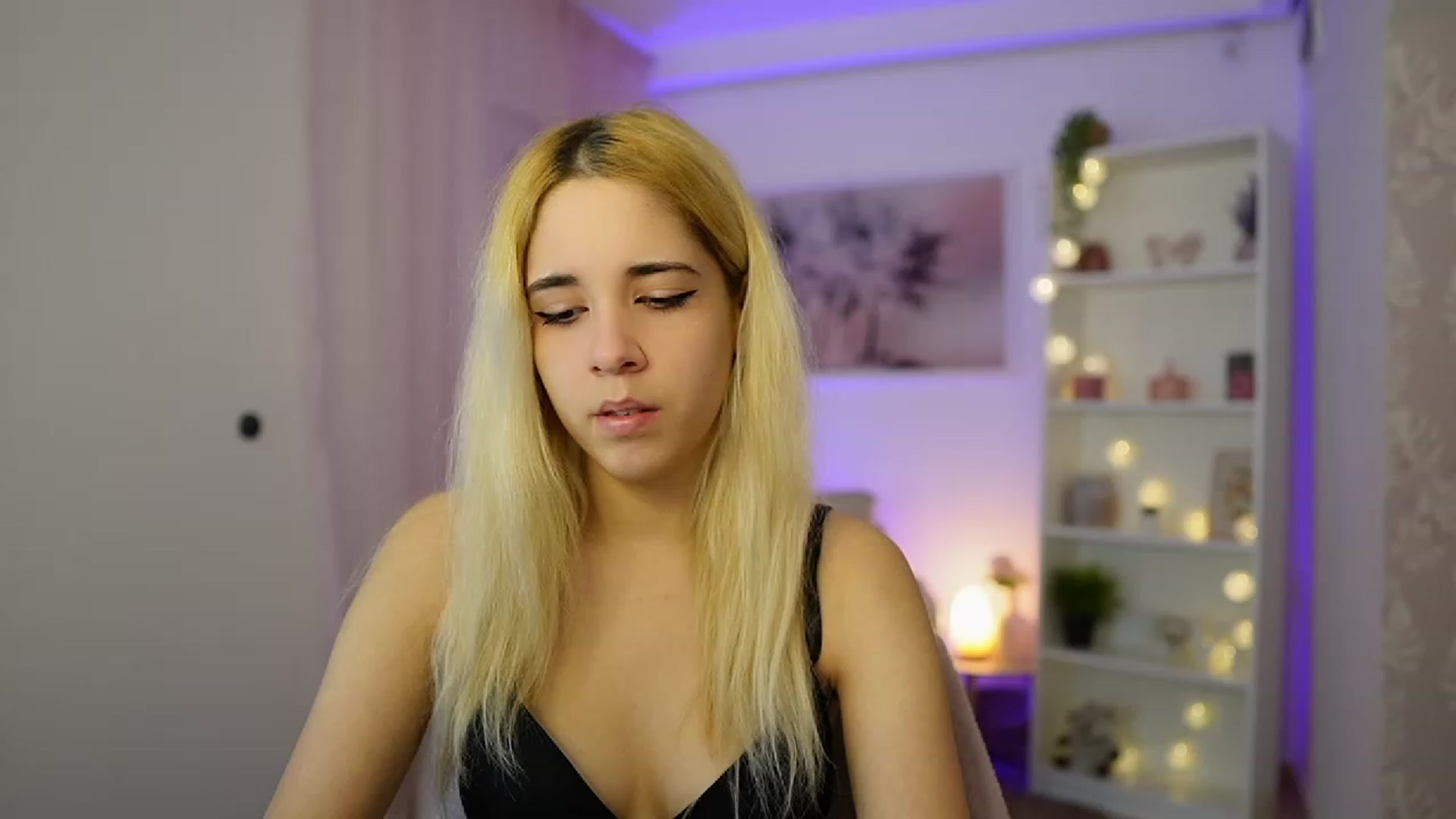 Gallery image thumbnail from Katie_Kush18's myfreecams stream on, 12/01/2023, 10:35 image 9 of 20