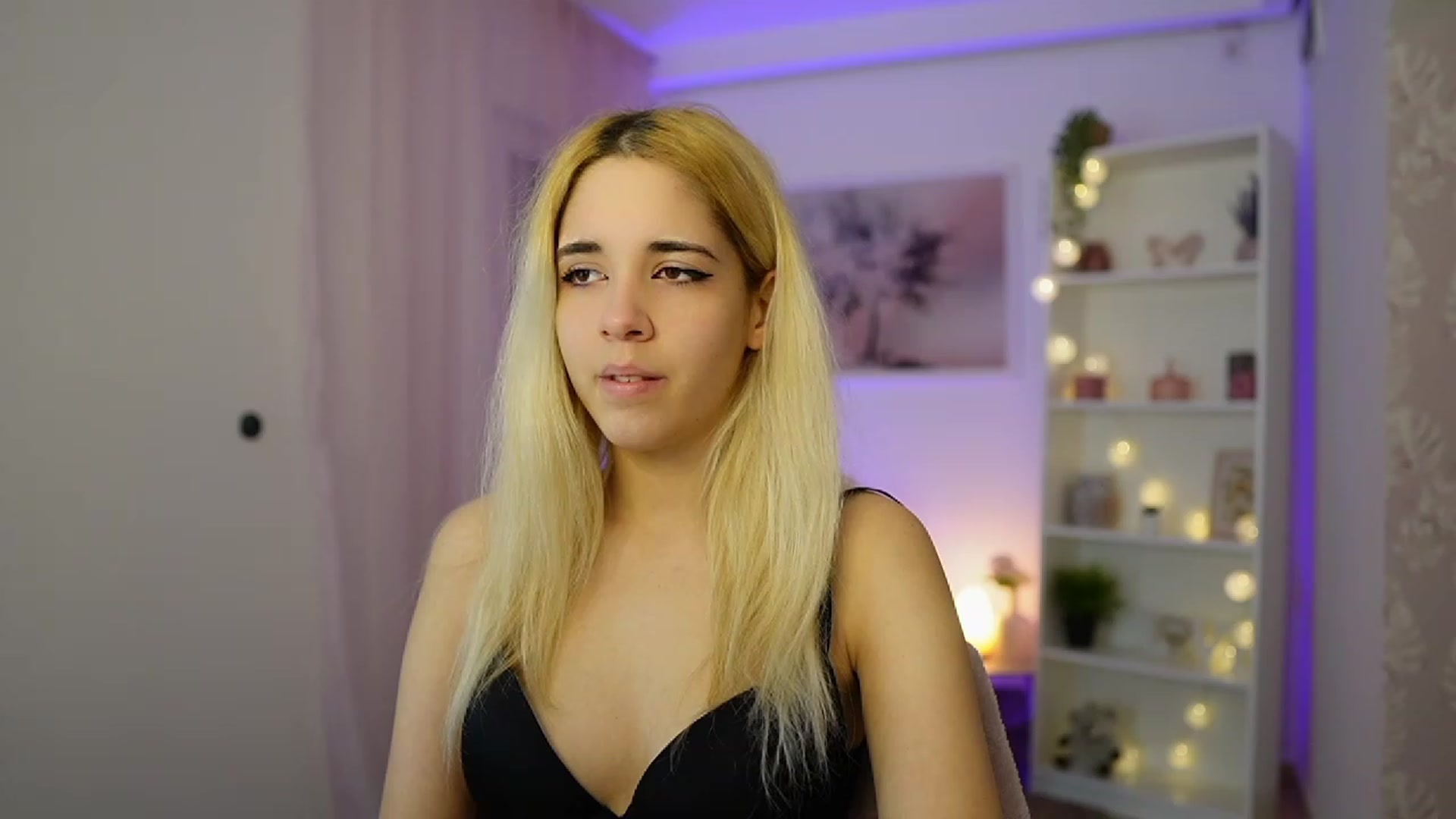 Gallery image thumbnail from Katie_Kush18's myfreecams stream on, 12/01/2023, 10:35 image 6 of 20