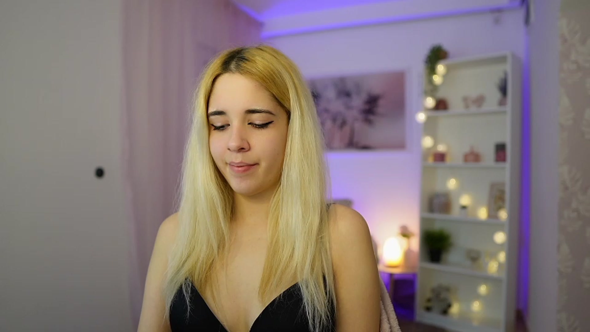 Gallery image thumbnail from Katie_Kush18's myfreecams stream on, 12/01/2023, 12:30 image 15 of 20