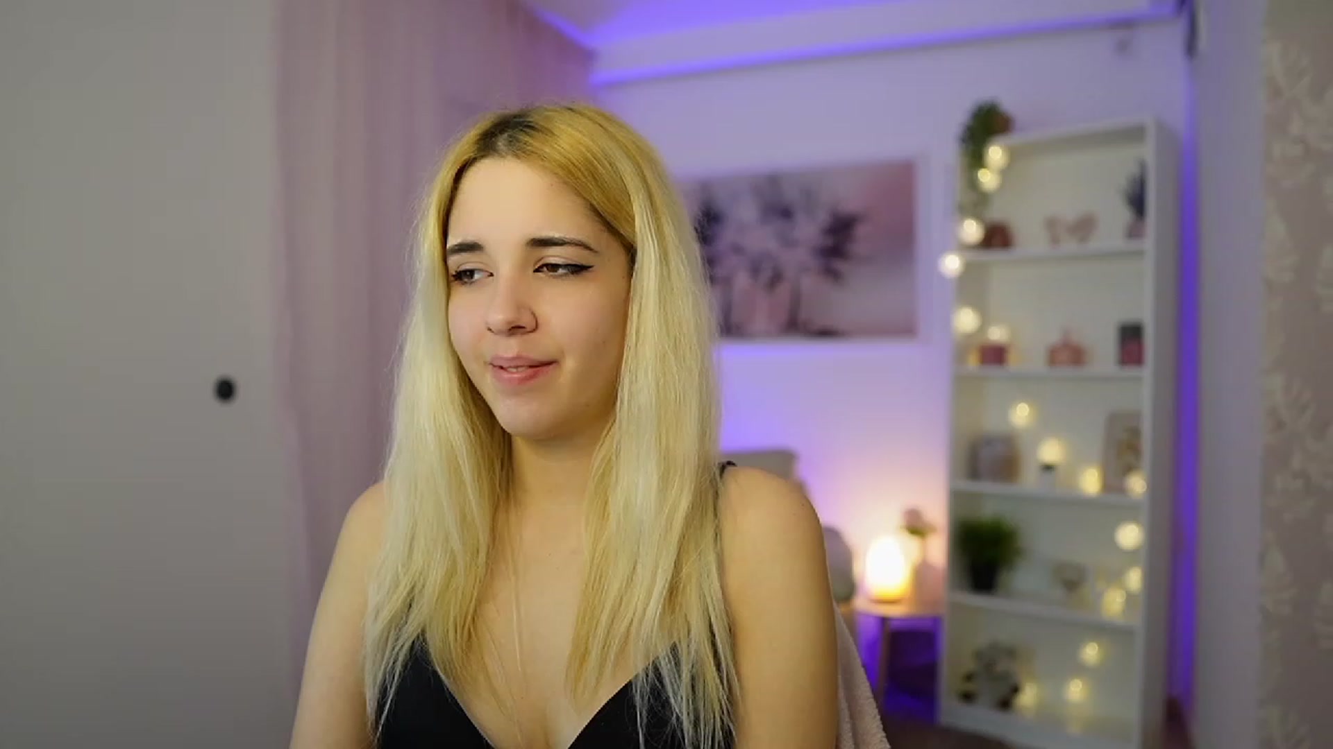 Gallery image thumbnail from Katie_Kush18's myfreecams stream on, 12/01/2023, 12:30 image 16 of 20
