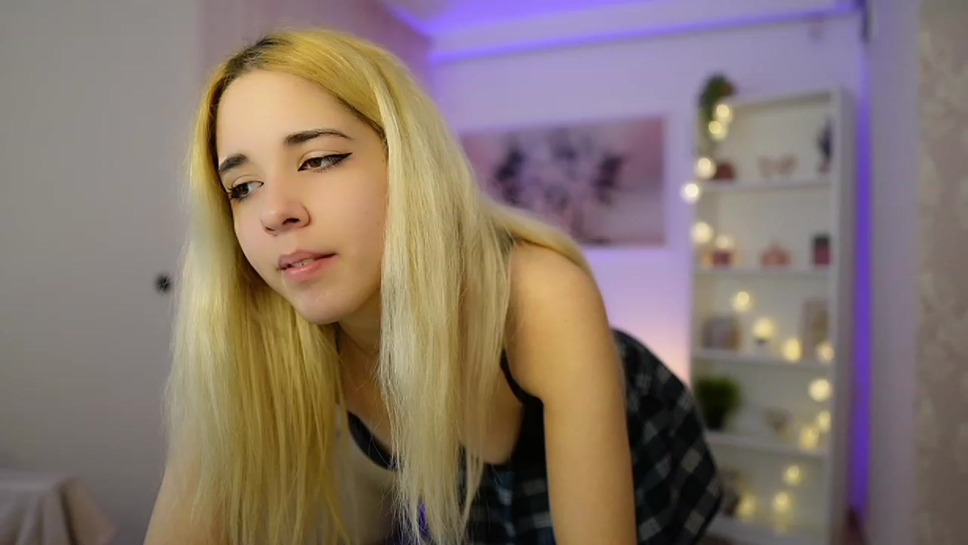 Gallery image thumbnail from Katie_Kush18's myfreecams stream on, 12/01/2023, 12:30 image 7 of 20