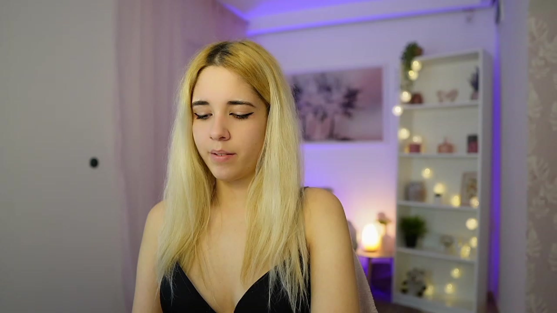 Gallery image thumbnail from Katie_Kush18's myfreecams stream on, 12/01/2023, 12:30 image 17 of 20