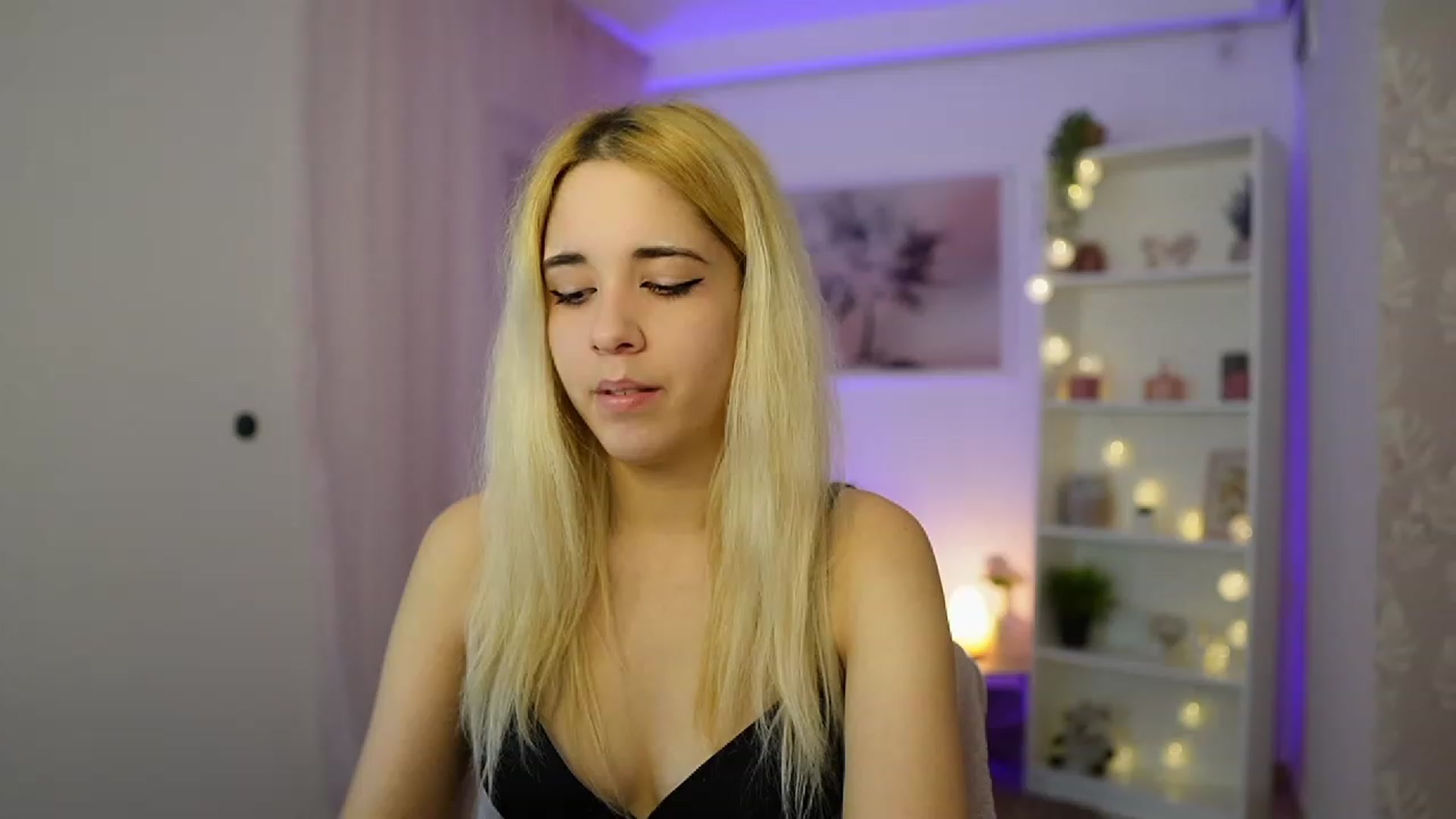Gallery image thumbnail from Katie_Kush18's myfreecams stream on, 12/01/2023, 12:30 image 13 of 20