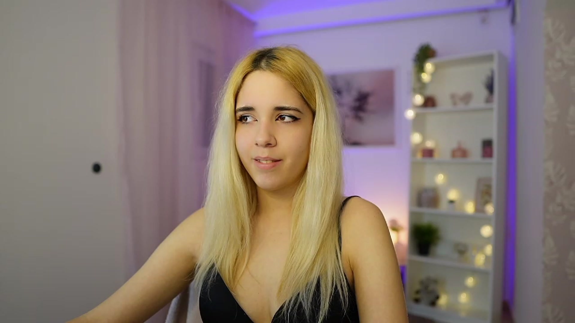 Gallery image thumbnail from Katie_Kush18's myfreecams stream on, 12/01/2023, 12:46 image 20 of 20