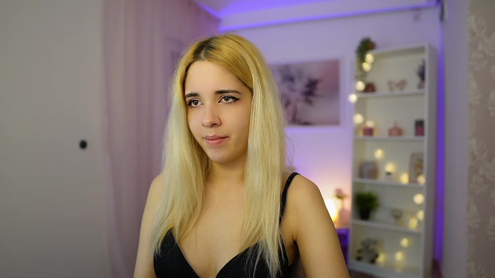 Gallery image thumbnail from Katie_Kush18's myfreecams stream on, 12/01/2023, 12:46 image 4 of 20