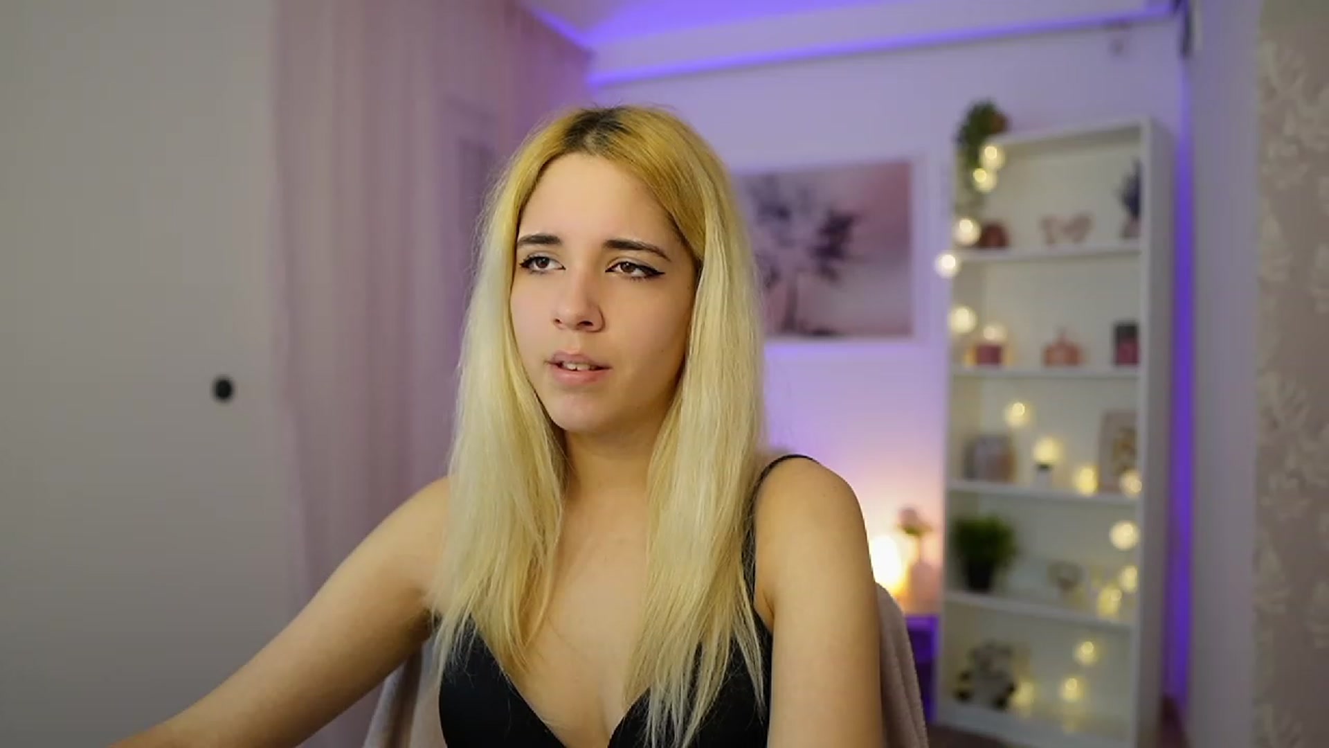 Gallery image thumbnail from Katie_Kush18's myfreecams stream on, 12/01/2023, 12:46 image 14 of 20