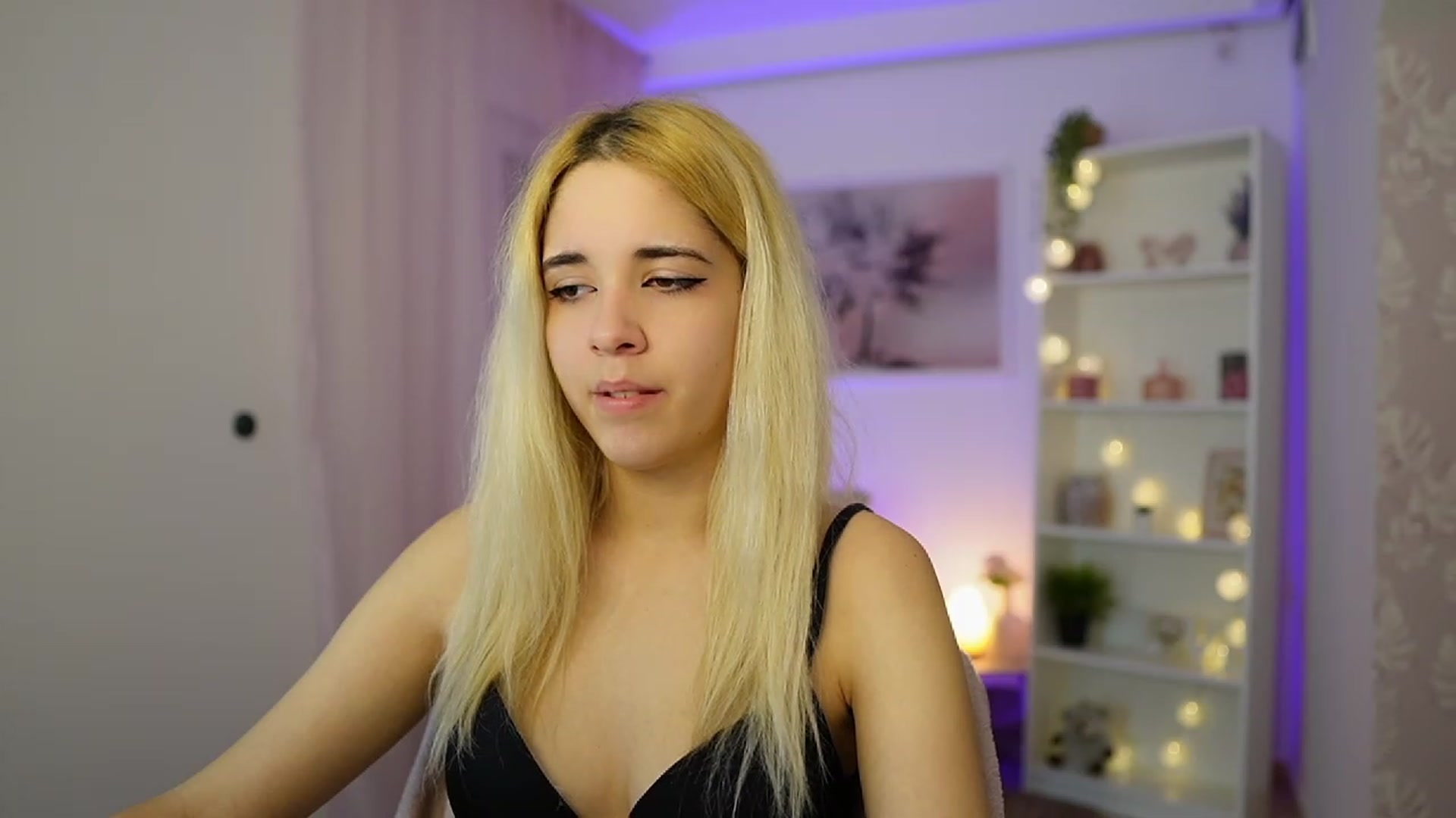 Gallery image thumbnail from Katie_Kush18's myfreecams stream on, 12/01/2023, 12:46 image 3 of 20