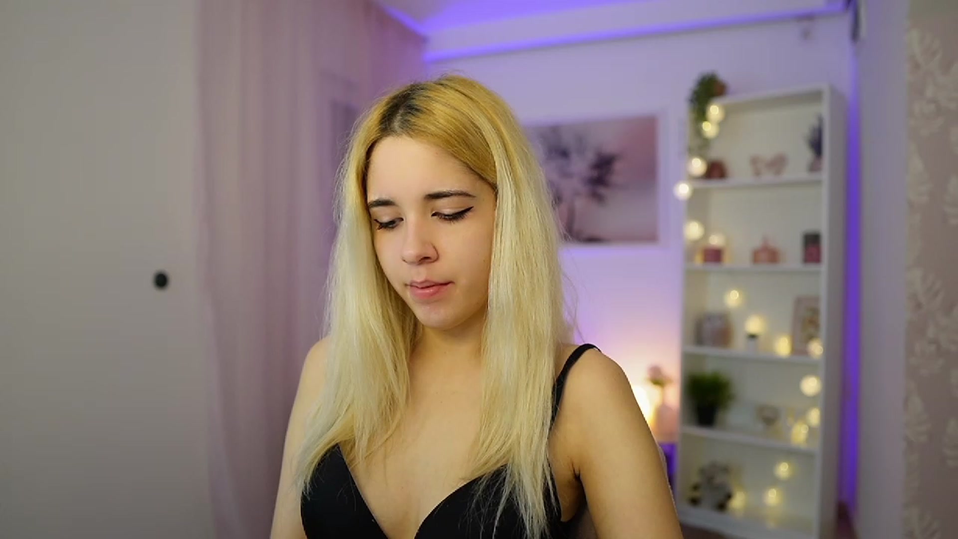 Gallery image thumbnail from Katie_Kush18's myfreecams stream on, 12/01/2023, 12:46 image 6 of 20