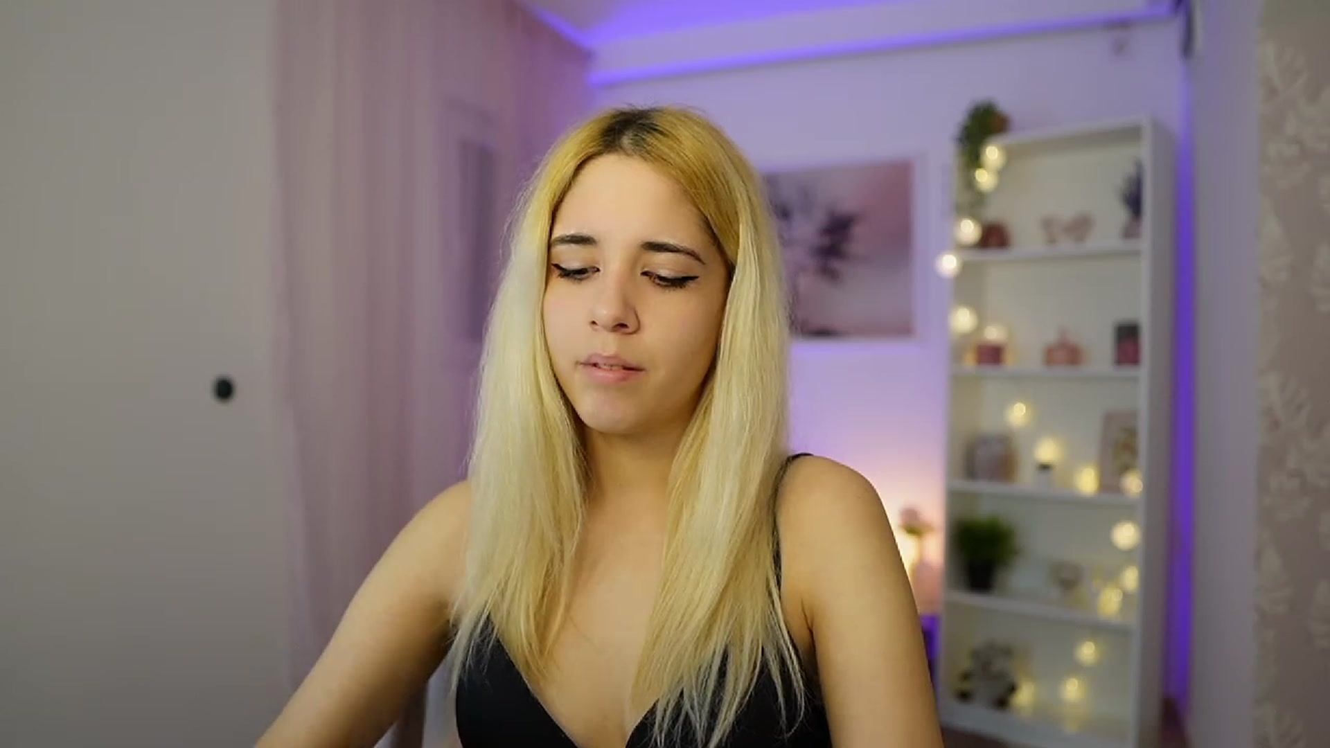 Gallery image thumbnail from Katie_Kush18's myfreecams stream on, 12/01/2023, 12:46 image 16 of 20