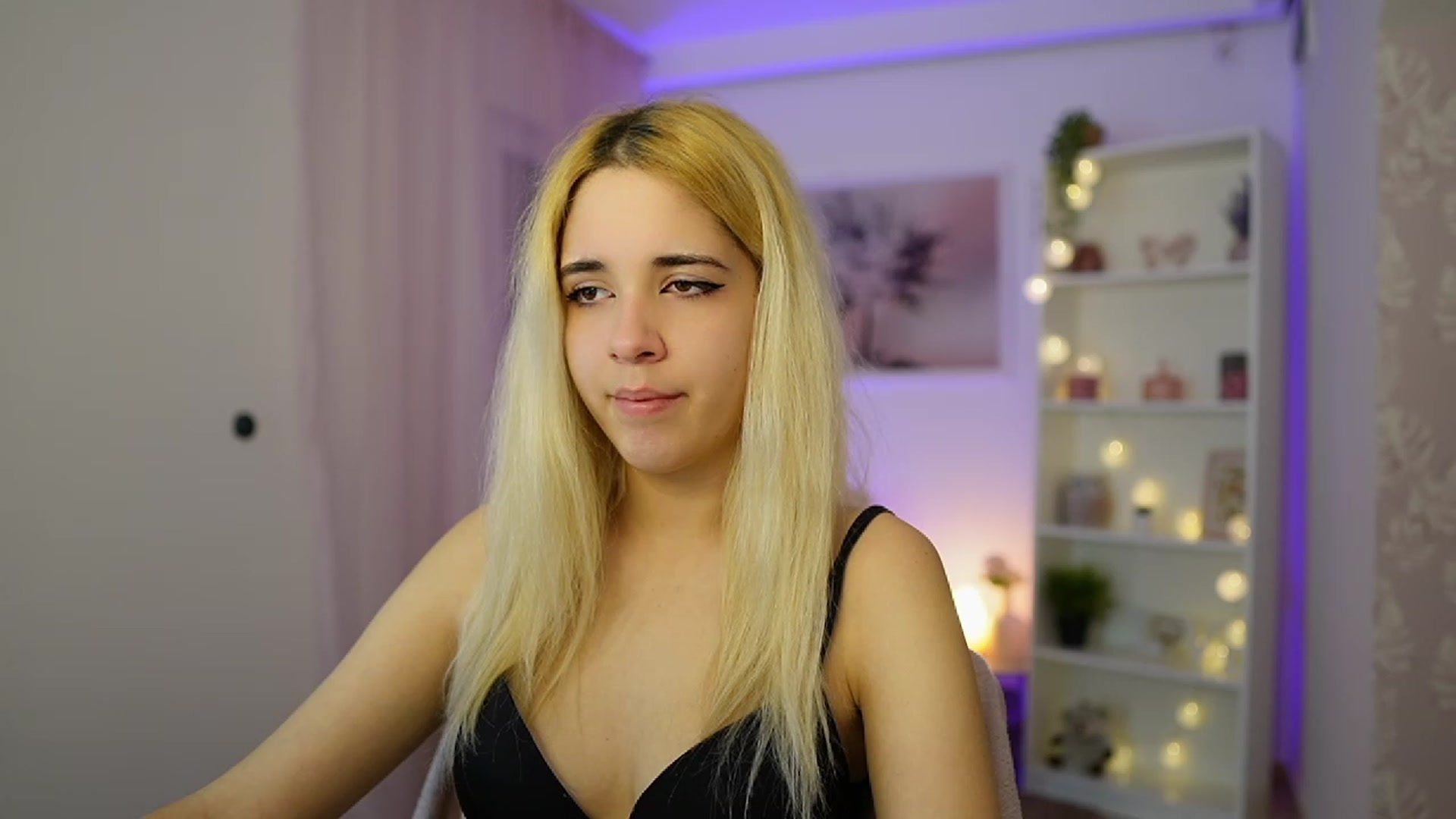Gallery image thumbnail from Katie_Kush18's myfreecams stream on, 12/01/2023, 12:46 image 5 of 20
