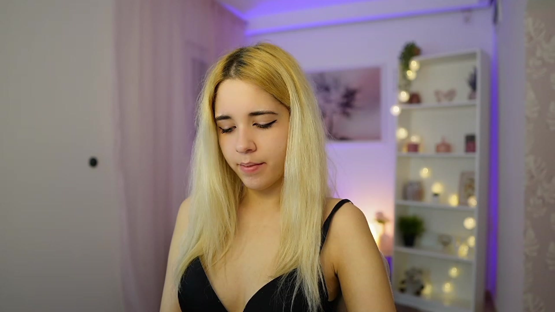 Gallery image thumbnail from Katie_Kush18's myfreecams stream on, 12/01/2023, 12:46 image 7 of 20