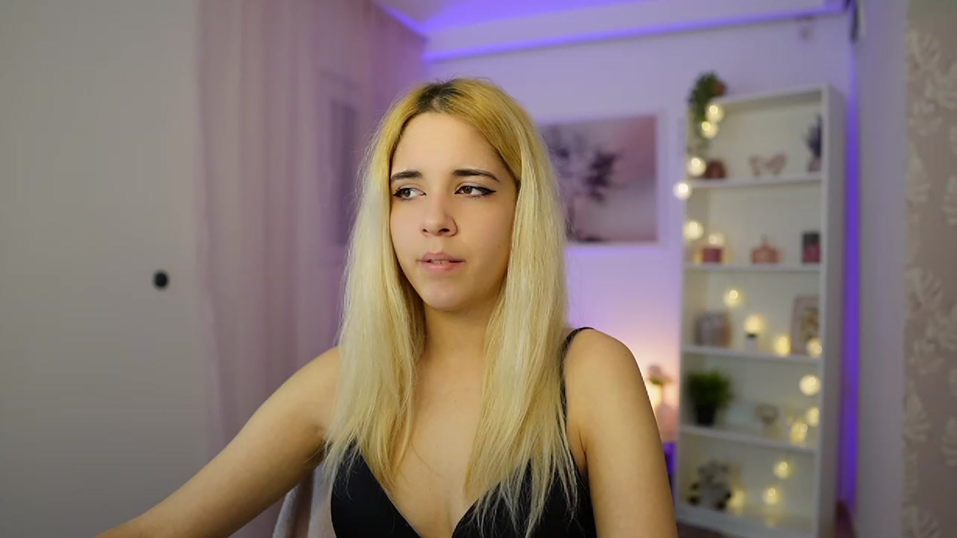 Gallery image thumbnail from Katie_Kush18's myfreecams stream on, 12/01/2023, 12:46 image 18 of 20
