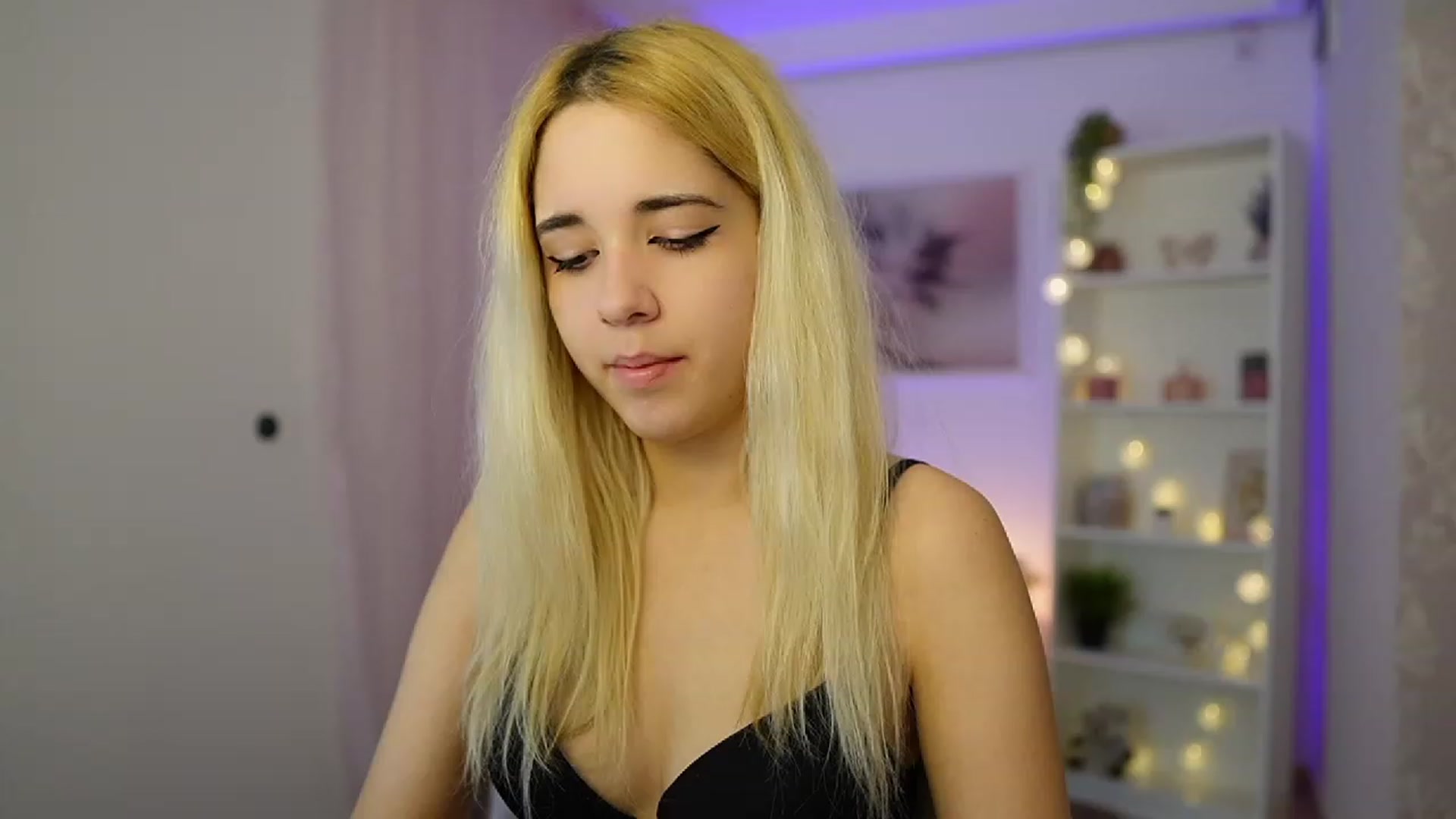 Gallery image thumbnail from Katie_Kush18's myfreecams stream on, 12/01/2023, 13:51 image 11 of 20