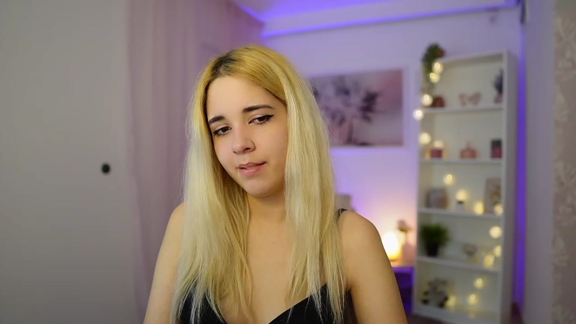 Gallery image thumbnail from Katie_Kush18's myfreecams stream on, 12/01/2023, 13:51 image 8 of 20