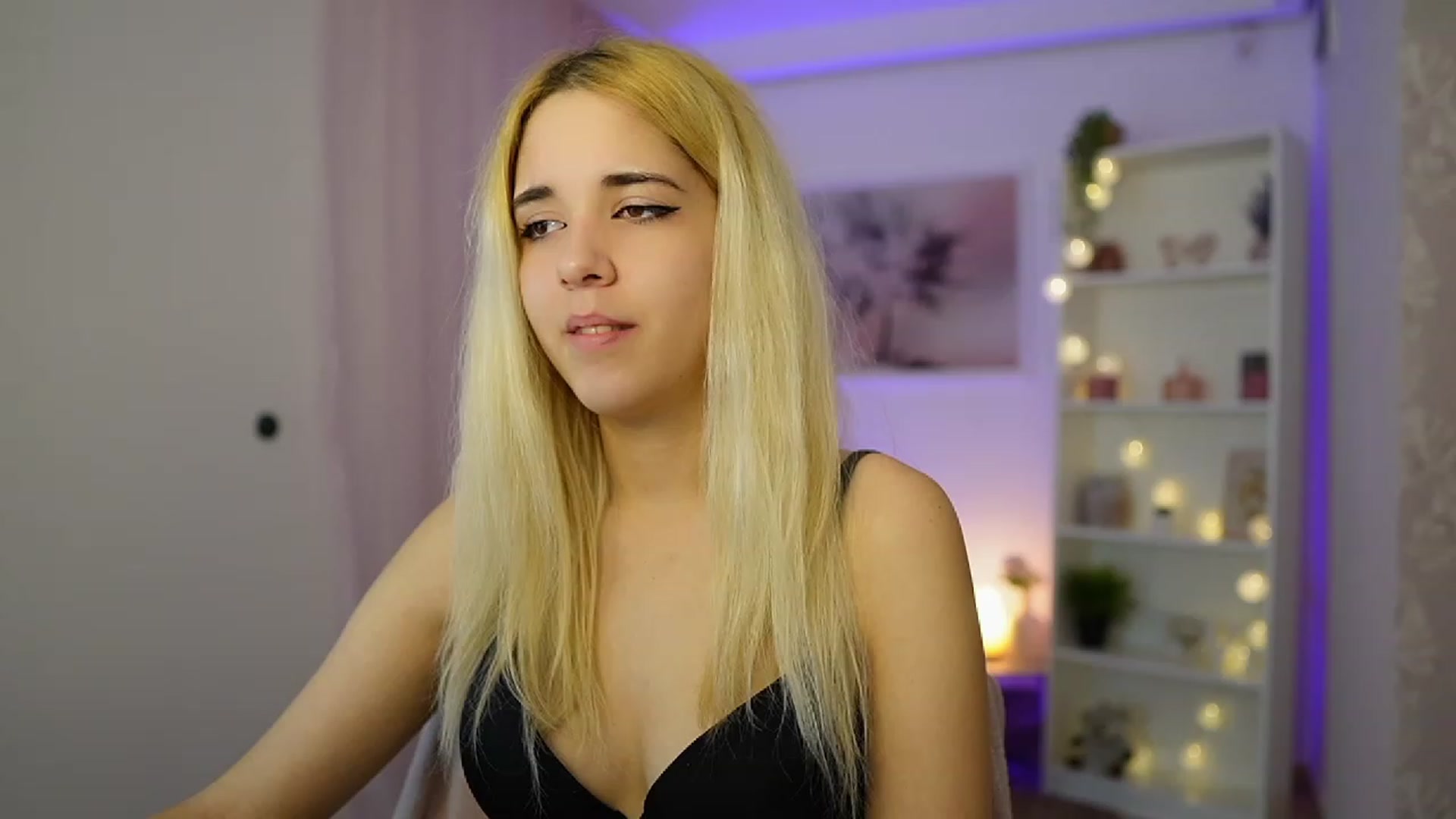 Gallery image thumbnail from Katie_Kush18's myfreecams stream on, 12/01/2023, 13:51 image 18 of 20