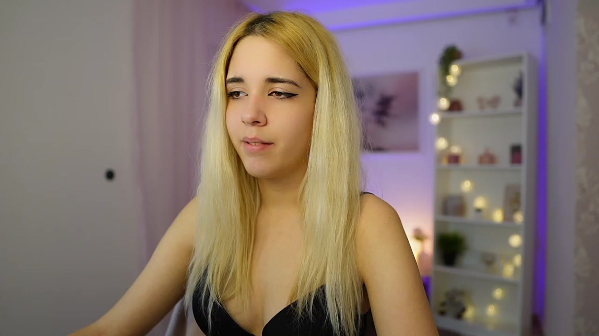 Gallery image thumbnail from Katie_Kush18's myfreecams stream on, 12/01/2023, 13:51 image 14 of 20