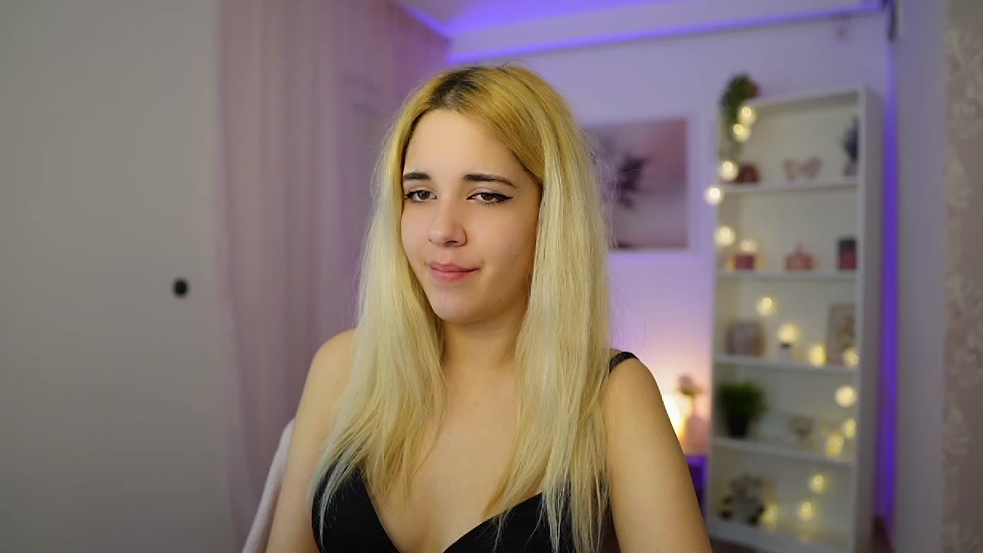 Gallery image thumbnail from Katie_Kush18's myfreecams stream on, 12/01/2023, 13:51 image 4 of 20