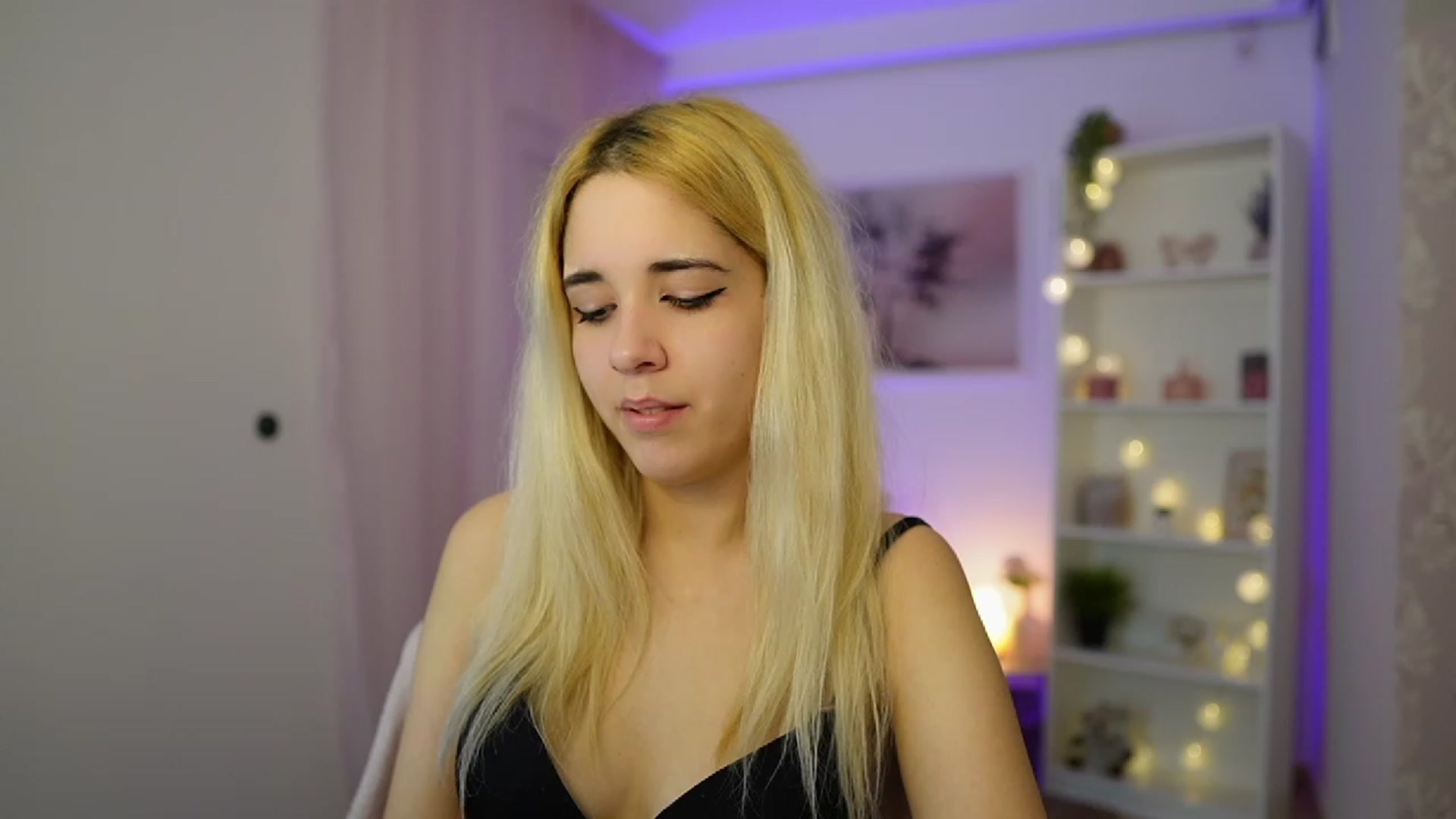 Gallery image thumbnail from Katie_Kush18's myfreecams stream on, 12/01/2023, 13:51 image 3 of 20