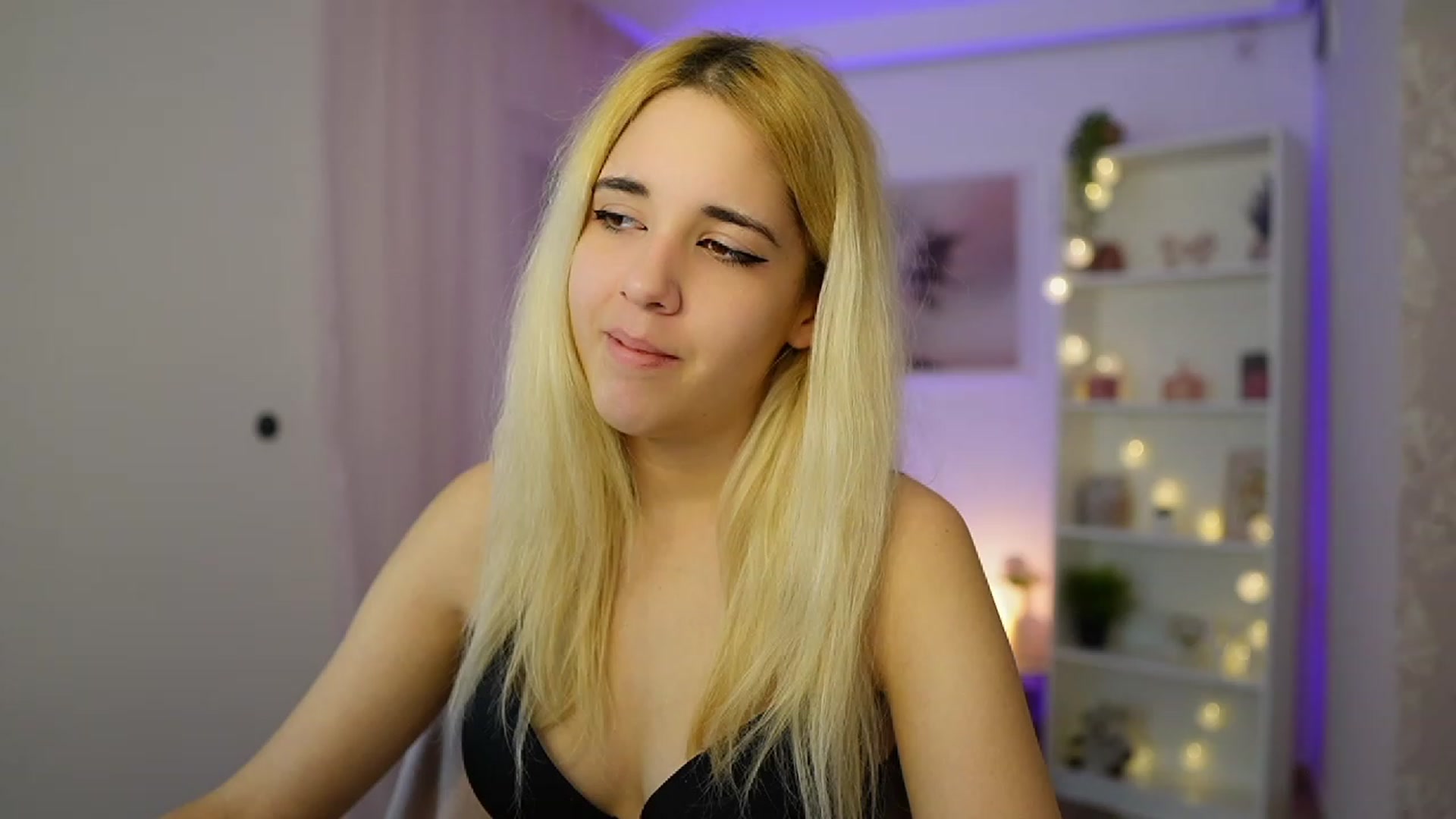 Gallery image thumbnail from Katie_Kush18's myfreecams stream on, 12/01/2023, 13:51 image 16 of 20