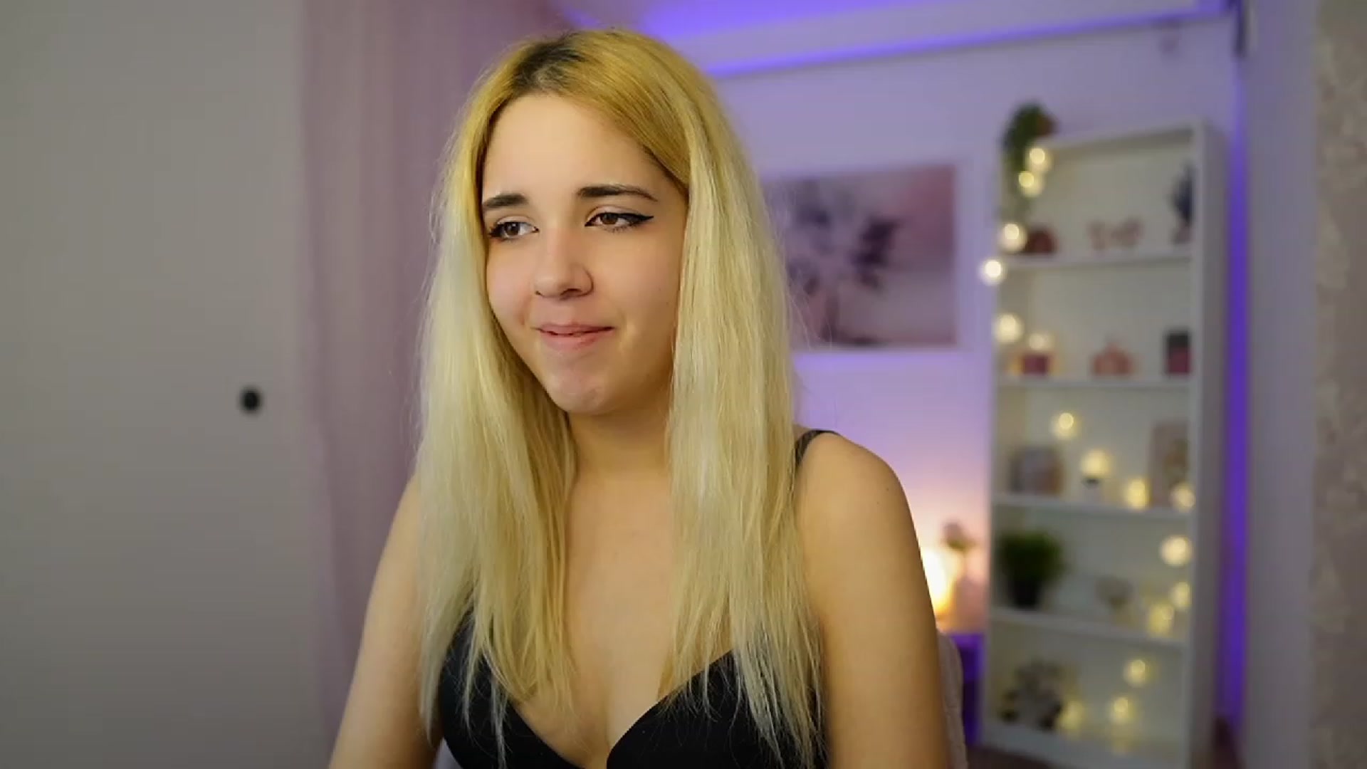 Gallery image thumbnail from Katie_Kush18's myfreecams stream on, 12/01/2023, 13:51 image 17 of 20