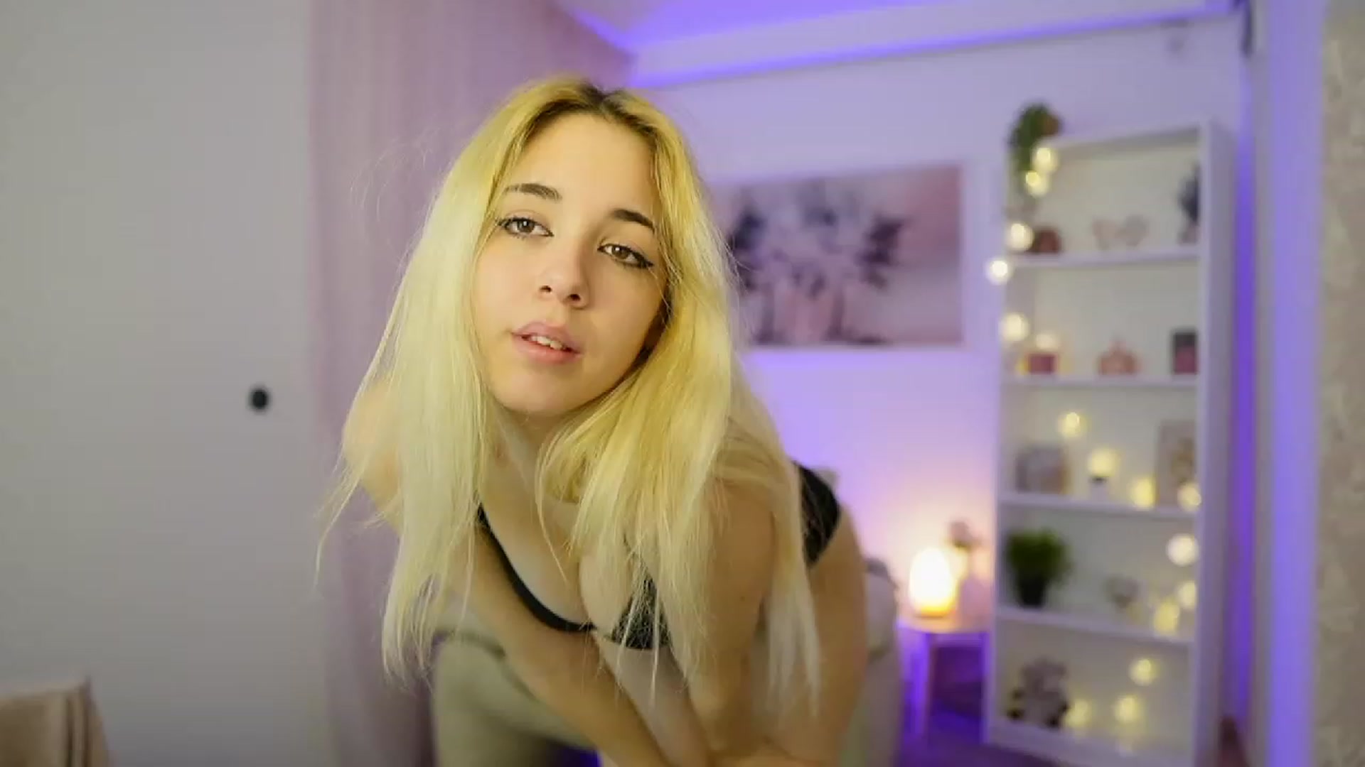 Gallery image thumbnail from Katie_Kush18's myfreecams stream on, 12/02/2023, 11:03 image 11 of 20