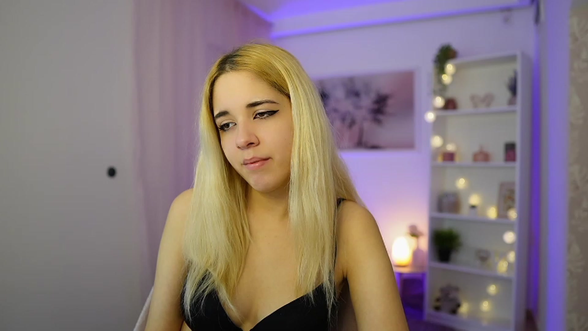 Gallery image thumbnail from Katie_Kush18's myfreecams stream on, 12/02/2023, 11:03 image 16 of 20