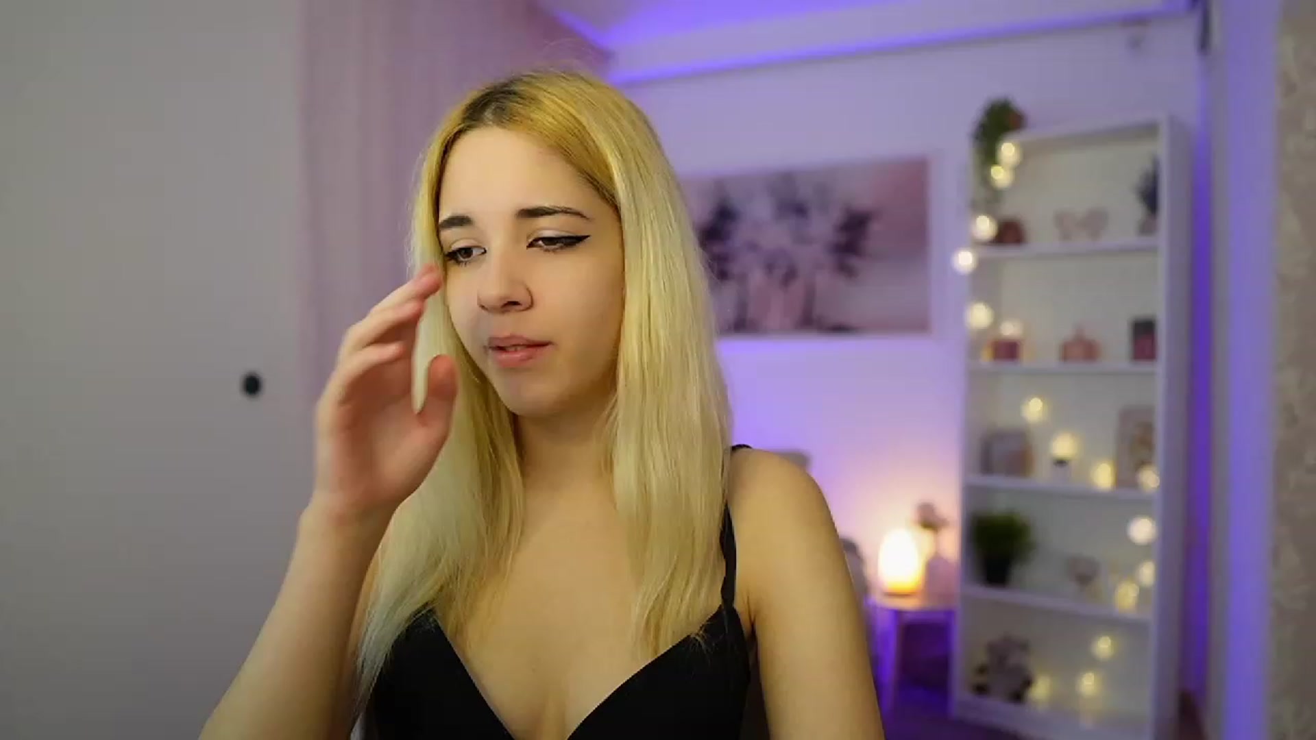 Gallery image thumbnail from Katie_Kush18's myfreecams stream on, 12/02/2023, 11:03 image 2 of 20