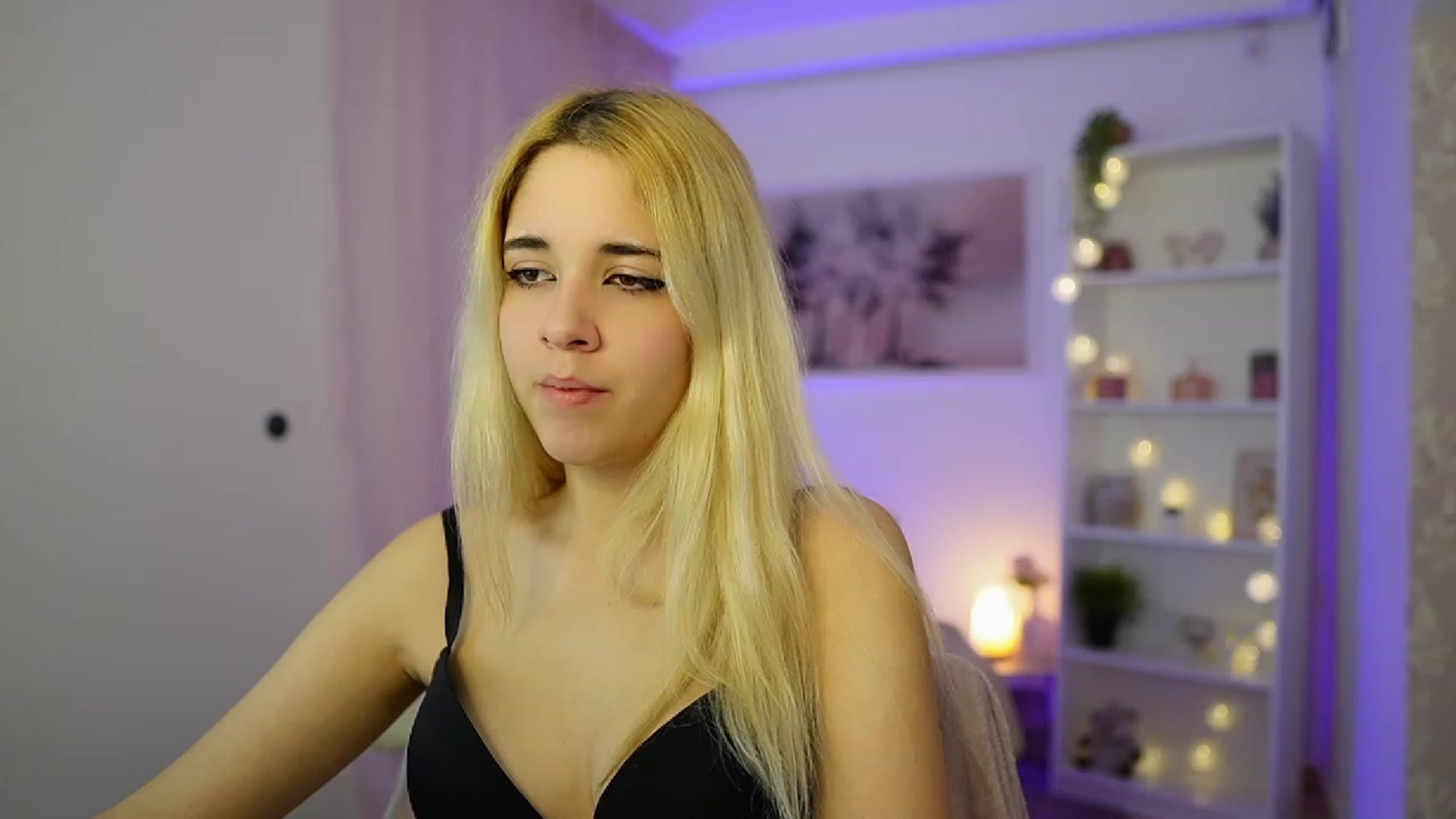 Gallery image thumbnail from Katie_Kush18's myfreecams stream on, 12/02/2023, 12:29 image 1 of 20