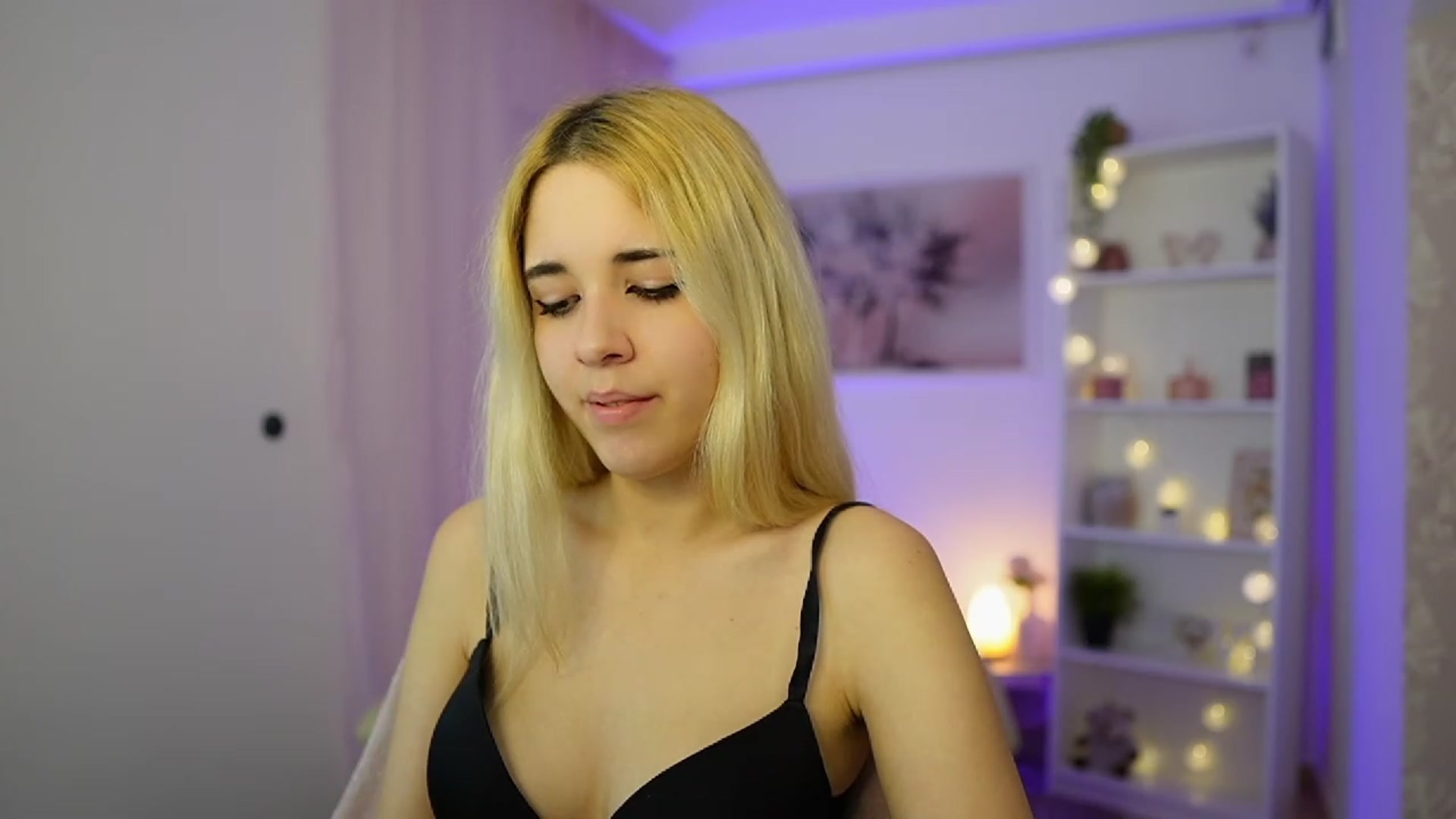 Gallery image thumbnail from Katie_Kush18's myfreecams stream on, 12/02/2023, 14:05 image 8 of 20