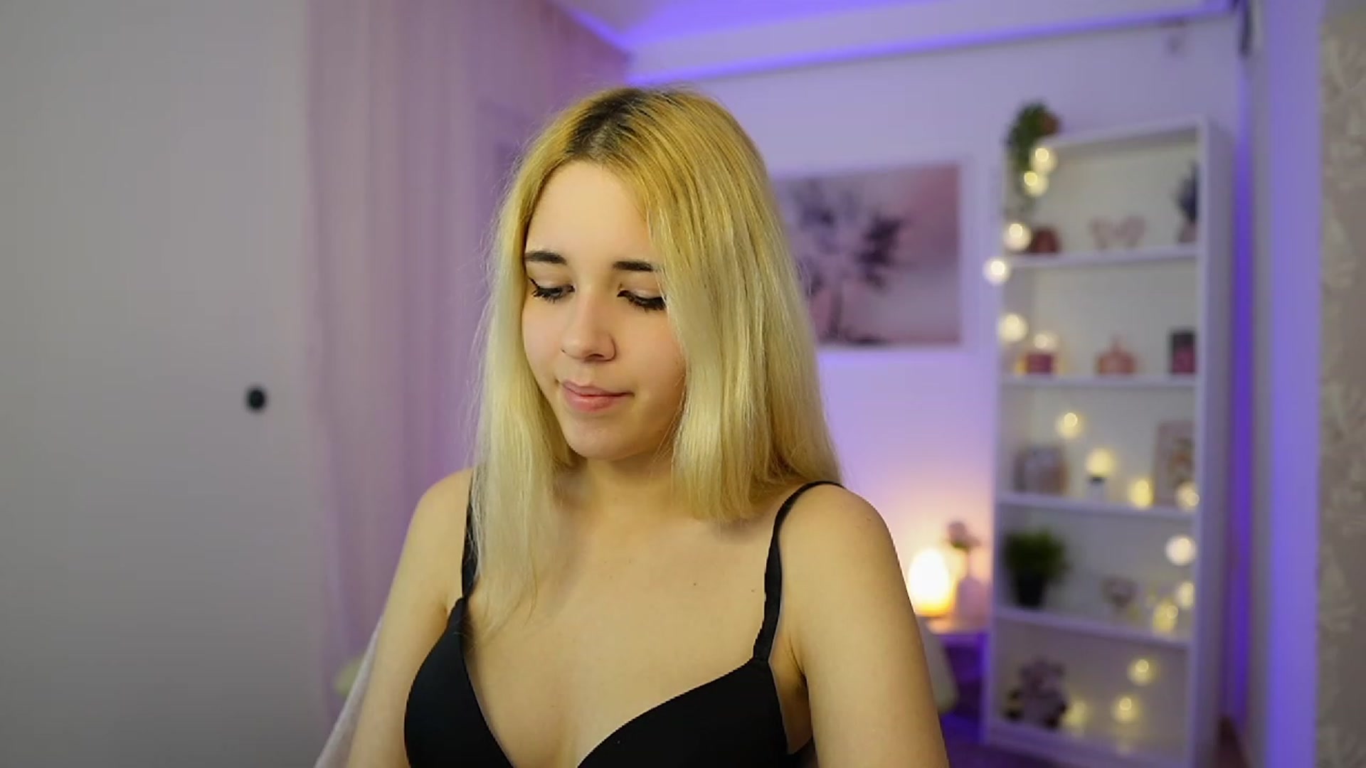 Gallery image thumbnail from Katie_Kush18's myfreecams stream on, 12/02/2023, 14:05 image 9 of 20