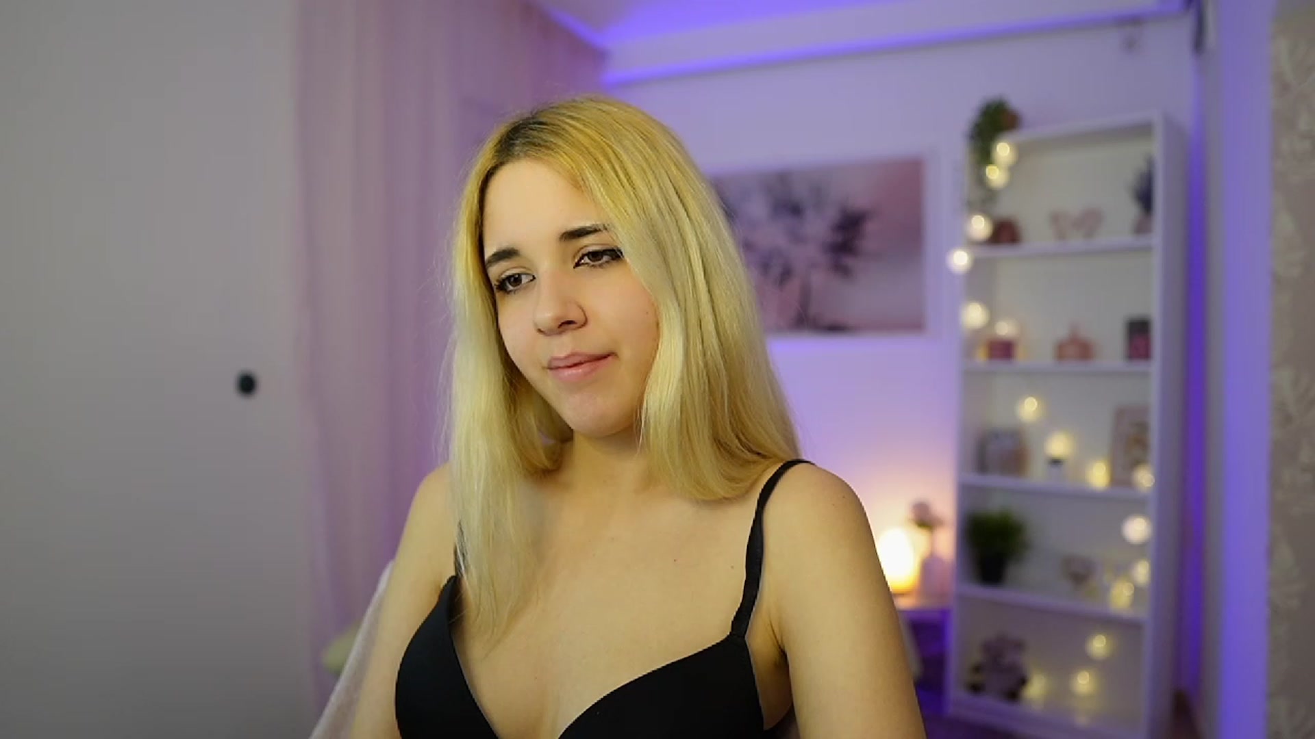 Gallery image thumbnail from Katie_Kush18's myfreecams stream on, 12/02/2023, 14:05 image 10 of 20