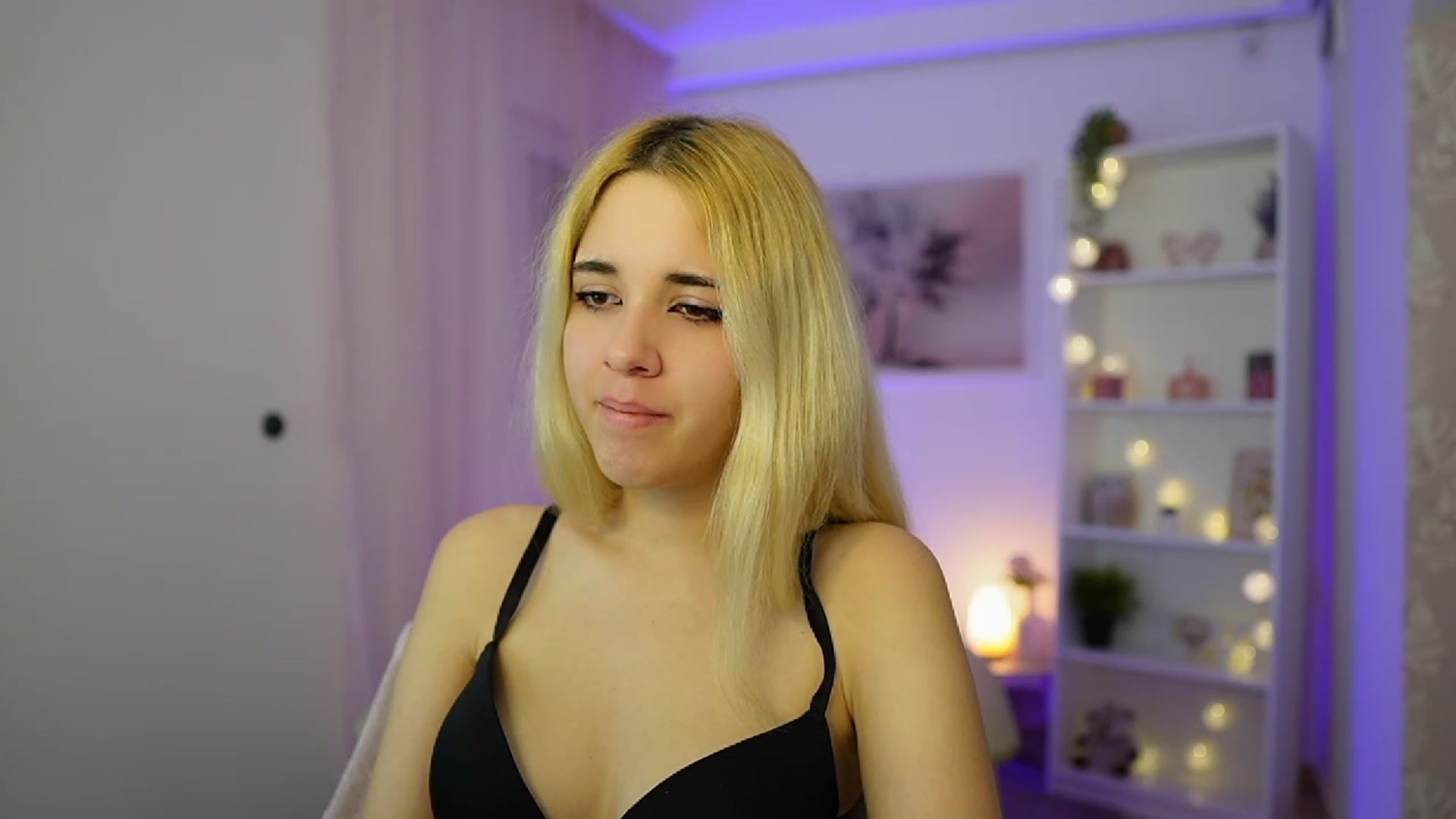 Gallery image thumbnail from Katie_Kush18's myfreecams stream on, 12/02/2023, 14:05 image 19 of 20
