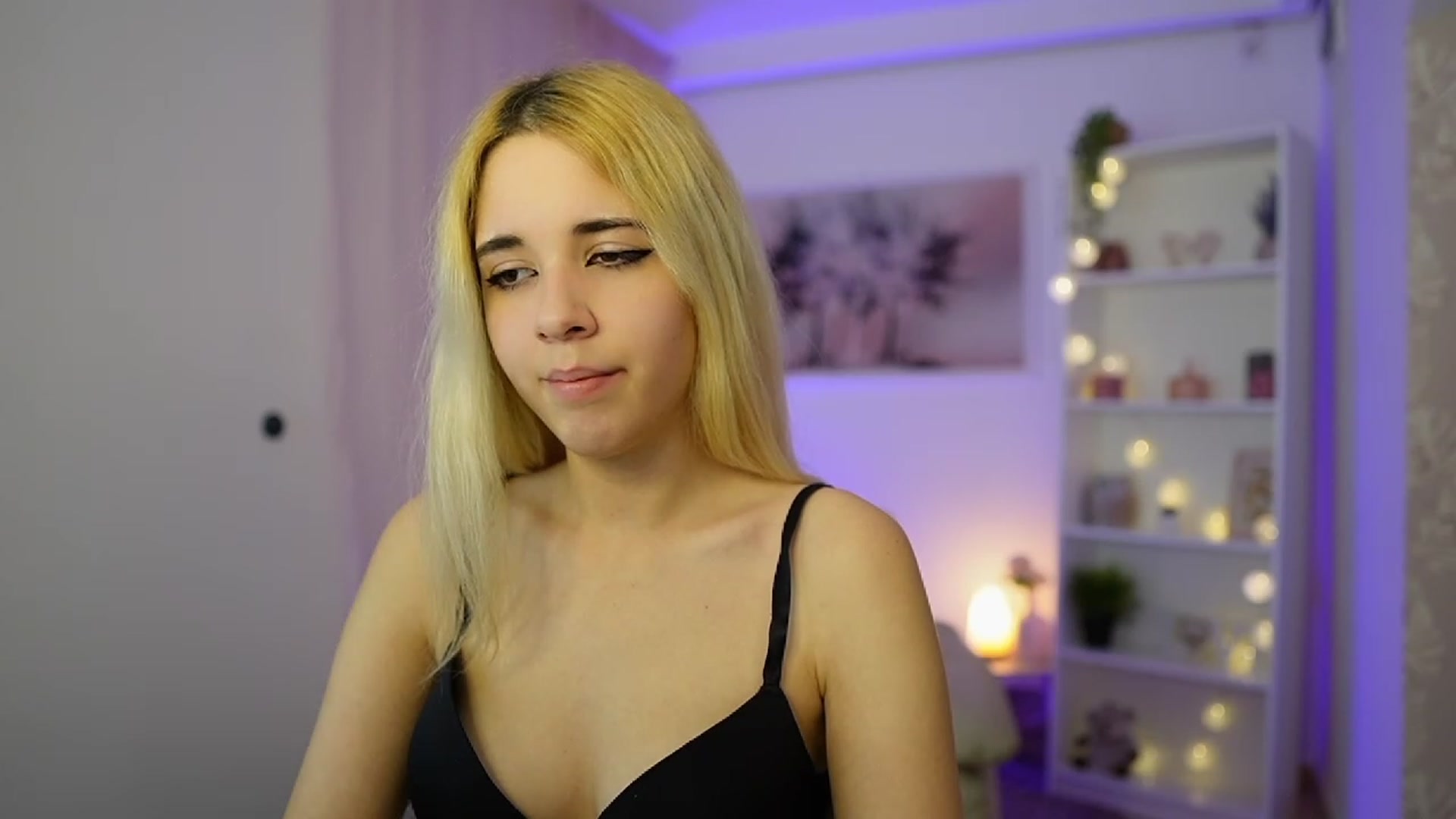 Gallery image thumbnail from Katie_Kush18's myfreecams stream on, 12/02/2023, 14:05 image 3 of 20