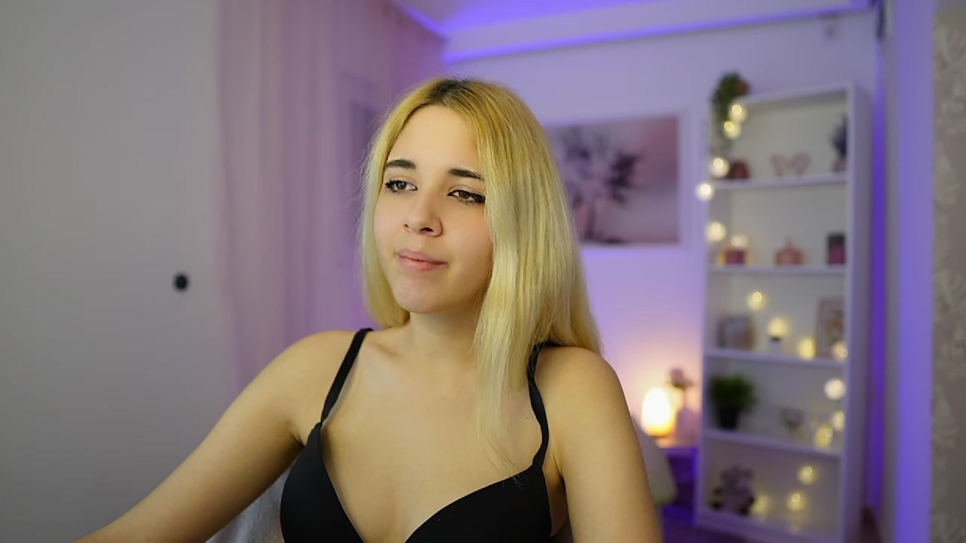 Gallery image thumbnail from Katie_Kush18's myfreecams stream on, 12/02/2023, 14:05 image 16 of 20