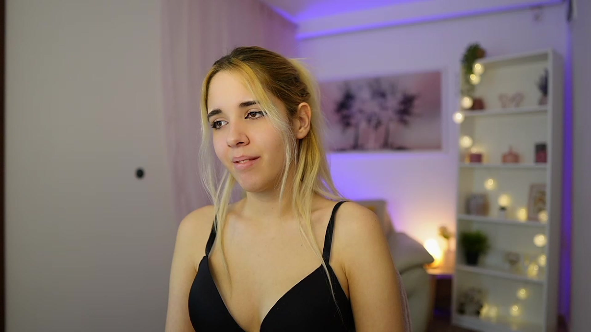 Gallery image thumbnail from Katie_Kush18's myfreecams stream on, 12/04/2023, 13:54 image 11 of 20