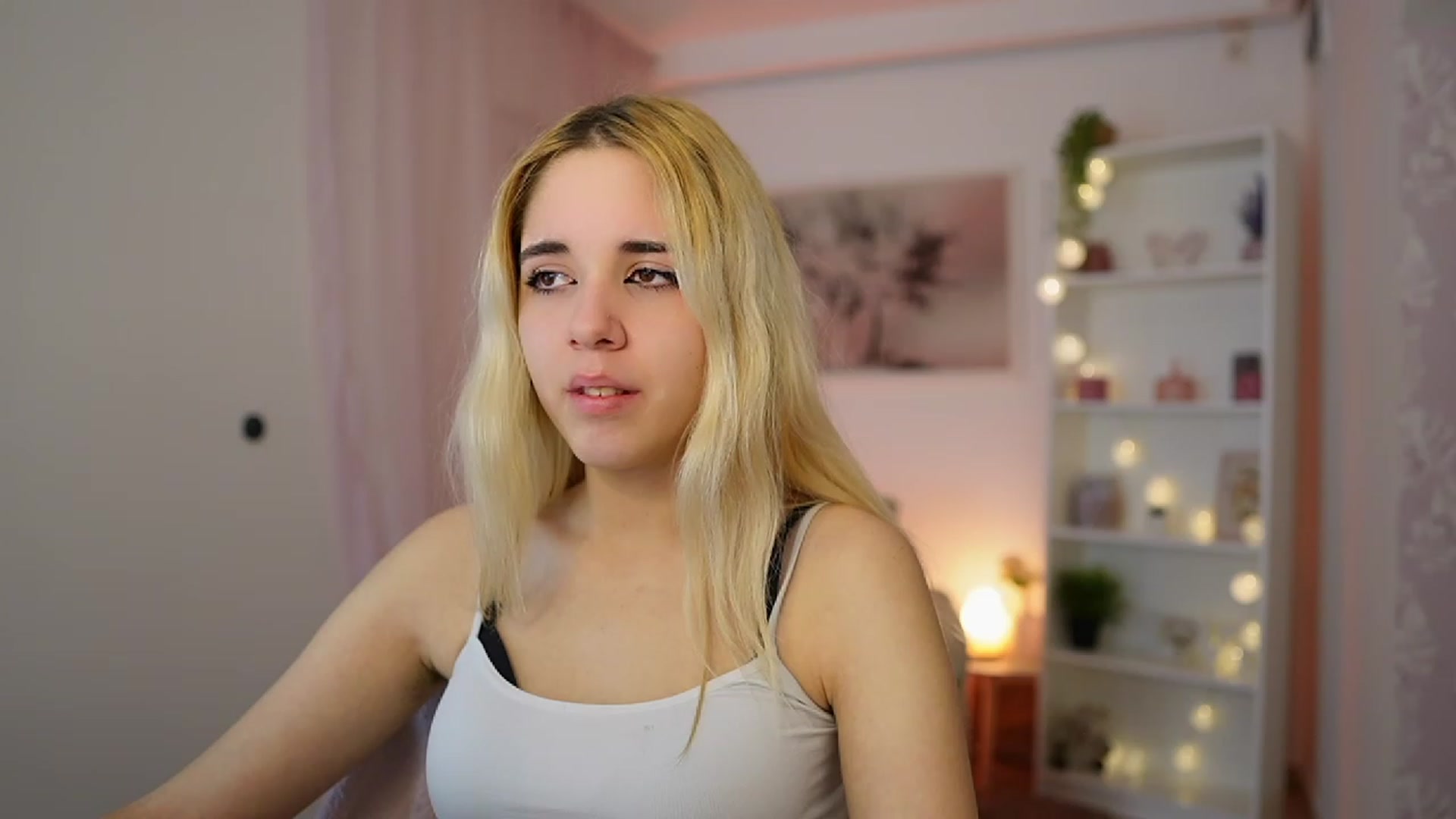 Gallery image thumbnail from Katie_Kush18's myfreecams stream on, 12/05/2023, 10:48 image 2 of 20