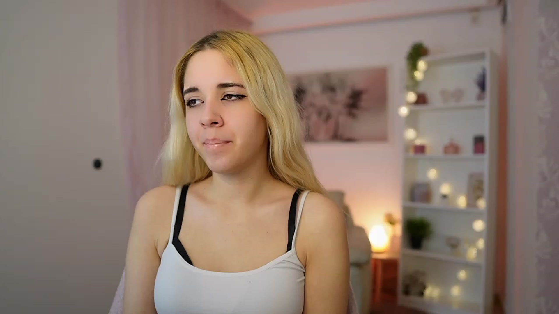 Gallery image thumbnail from Katie_Kush18's myfreecams stream on, 12/05/2023, 10:48 image 1 of 20