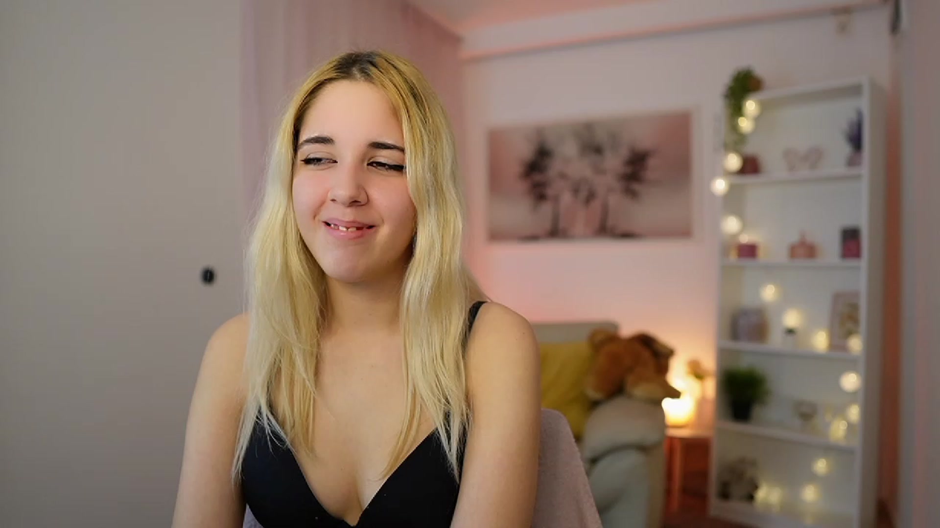 Gallery image thumbnail from Katie_Kush18's myfreecams stream on, 12/05/2023, 13:50 image 11 of 20